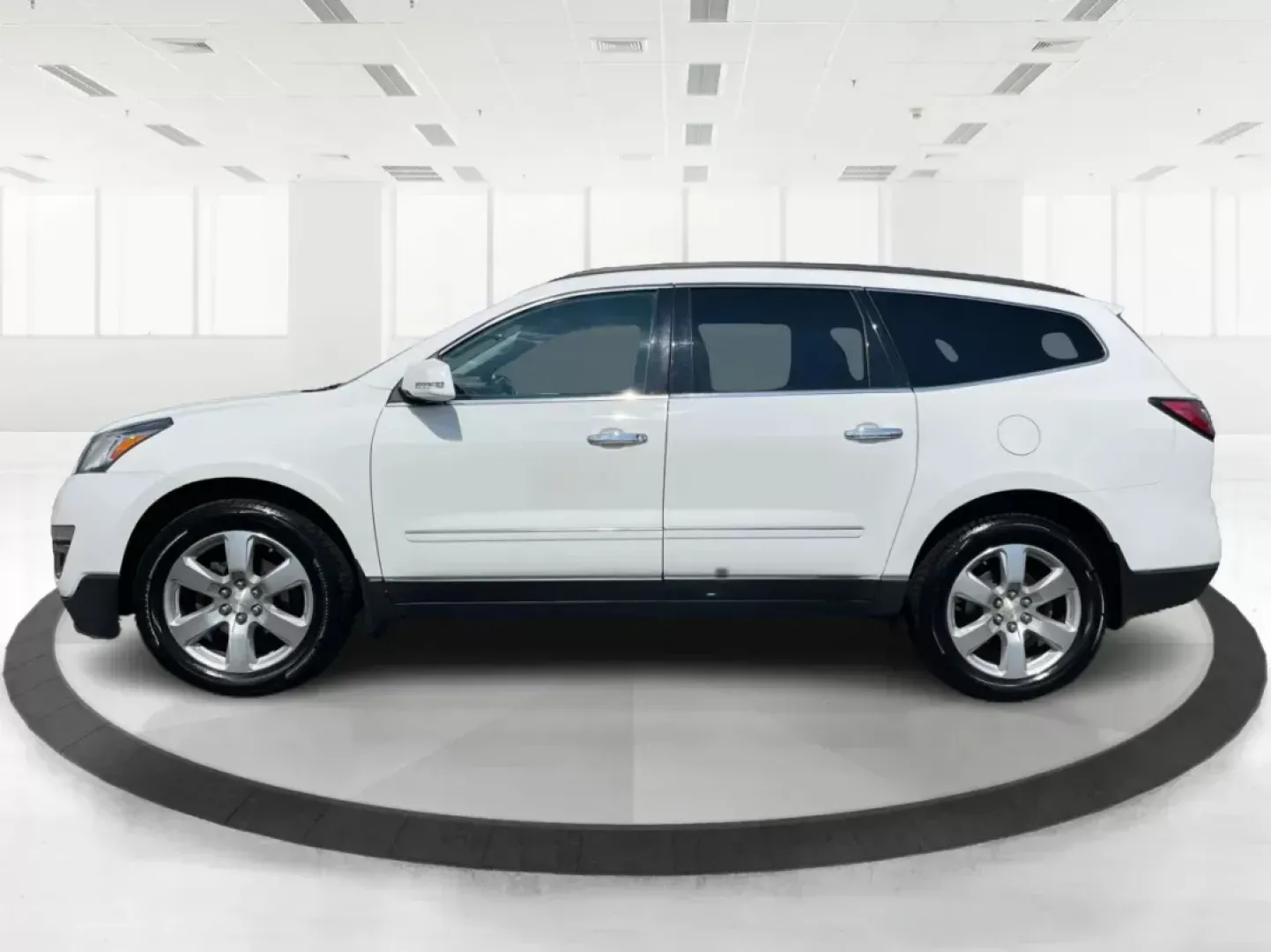 2016 Chevrolet Traverse LTZ (1GNKVJKD6GJ) with an 3.6L V-6 gasoline direct injection engine, located at 1184 Kauffman Ave, Fairborn, OH, 45324, (937) 908-9800, 39.807072, -84.030914 - **Adventure Awaits with This 2016 Chevrolet Traverse LTZ Perfect for Family Road Trips!**<br /> <br /> Are you ready to elevate your family adventures or community outings? The 2016 Chevrolet Traverse LTZ is the perfect vehicle for those who crave space, comfort, and versatility. Whether you're hea - Photo#5