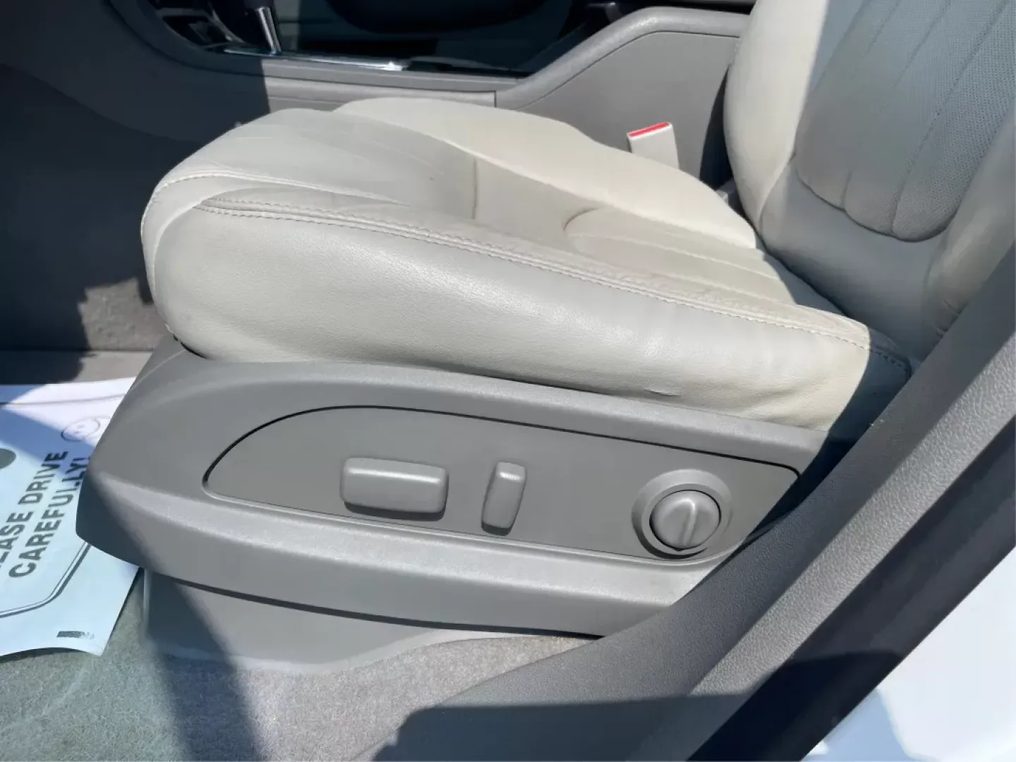 2016 Chevrolet Traverse LTZ (1GNKVJKD6GJ) with an 3.6L V-6 gasoline direct injection engine, located at 1184 Kauffman Ave, Fairborn, OH, 45324, (937) 908-9800, 39.807072, -84.030914 - **Adventure Awaits with This 2016 Chevrolet Traverse LTZ Perfect for Family Road Trips!**<br /> <br /> Are you ready to elevate your family adventures or community outings? The 2016 Chevrolet Traverse LTZ is the perfect vehicle for those who crave space, comfort, and versatility. Whether you're hea - Photo#17