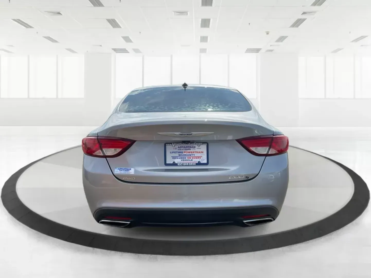 2016 Chrysler 200 S (1C3CCCDG8GN) with an Pentastar 3.6L V-6 DOHC engine, located at 401 Woodman Dr, Riverside, OH, 45431, (937) 908-9800, 39.760899, -84.123421 - 2016 Chrysler 200 S - Photo#3