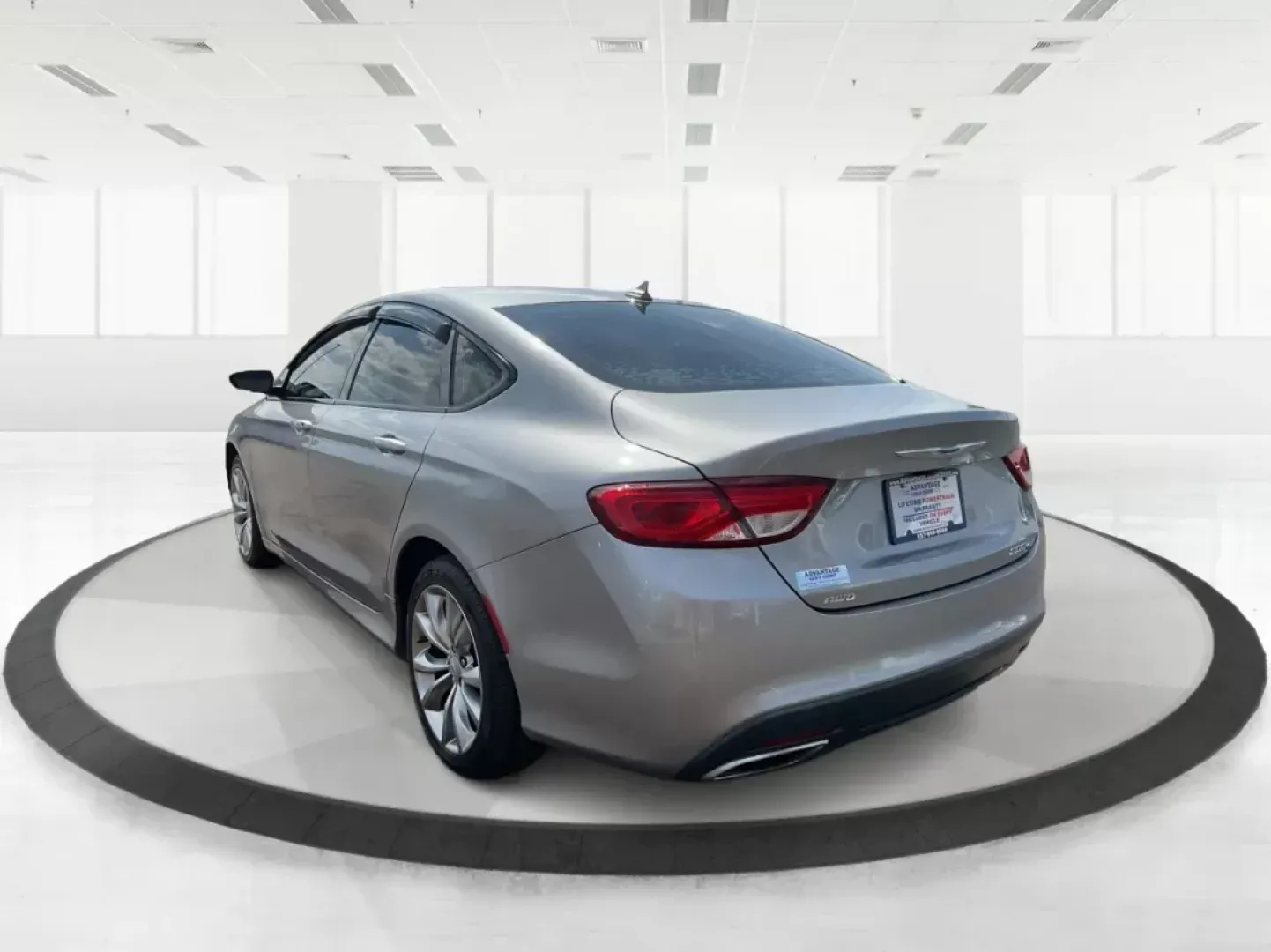 2016 Chrysler 200 S (1C3CCCDG8GN) with an Pentastar 3.6L V-6 DOHC engine, located at 401 Woodman Dr, Riverside, OH, 45431, (937) 908-9800, 39.760899, -84.123421 - 2016 Chrysler 200 S - Photo#4