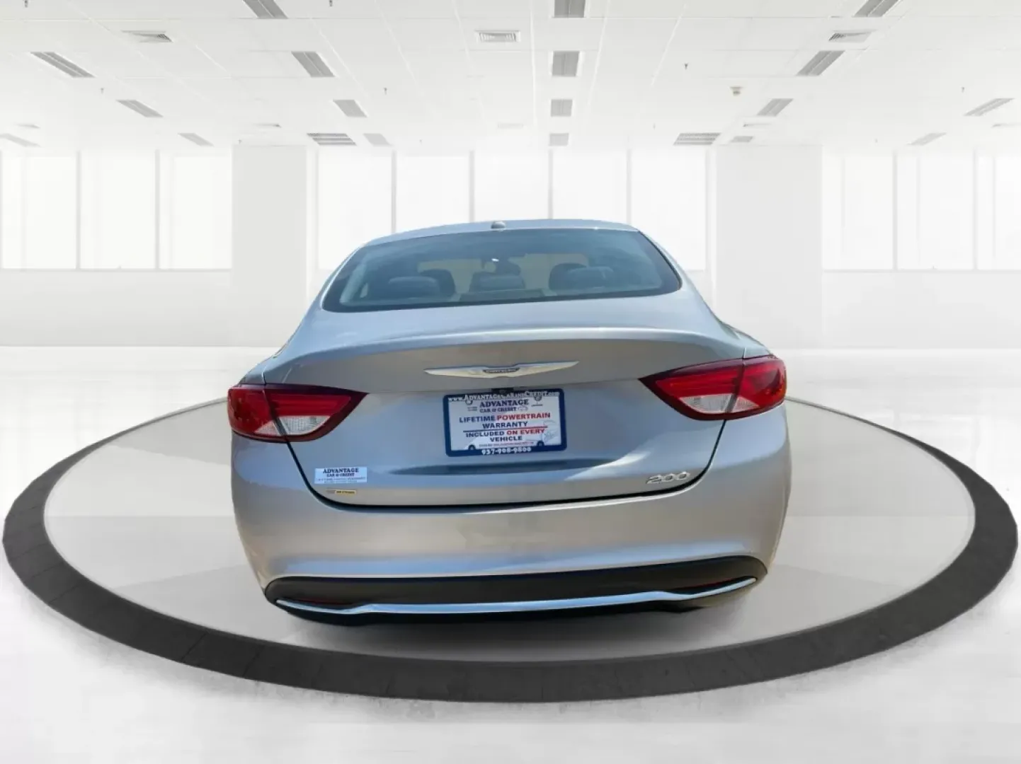2016 Chrysler 200 Limited (1C3CCCABXGN) with an 2.4L L4 DOHC 16V engine, 9-Speed Automatic transmission, located at 401 Woodman Dr, Riverside, OH, 45431, (937) 908-9800, 39.760899, -84.123421 - Are you in the market for a reliable sedan that effortlessly combines comfort, style, and functionality? Look no further than this 2016 Chrysler 200 Limited, available now at Advantage Car and Credit in Fairborn, OH. Perfect for budget-conscious buyers, this sedan is a fantastic choice for daily com - Photo#3