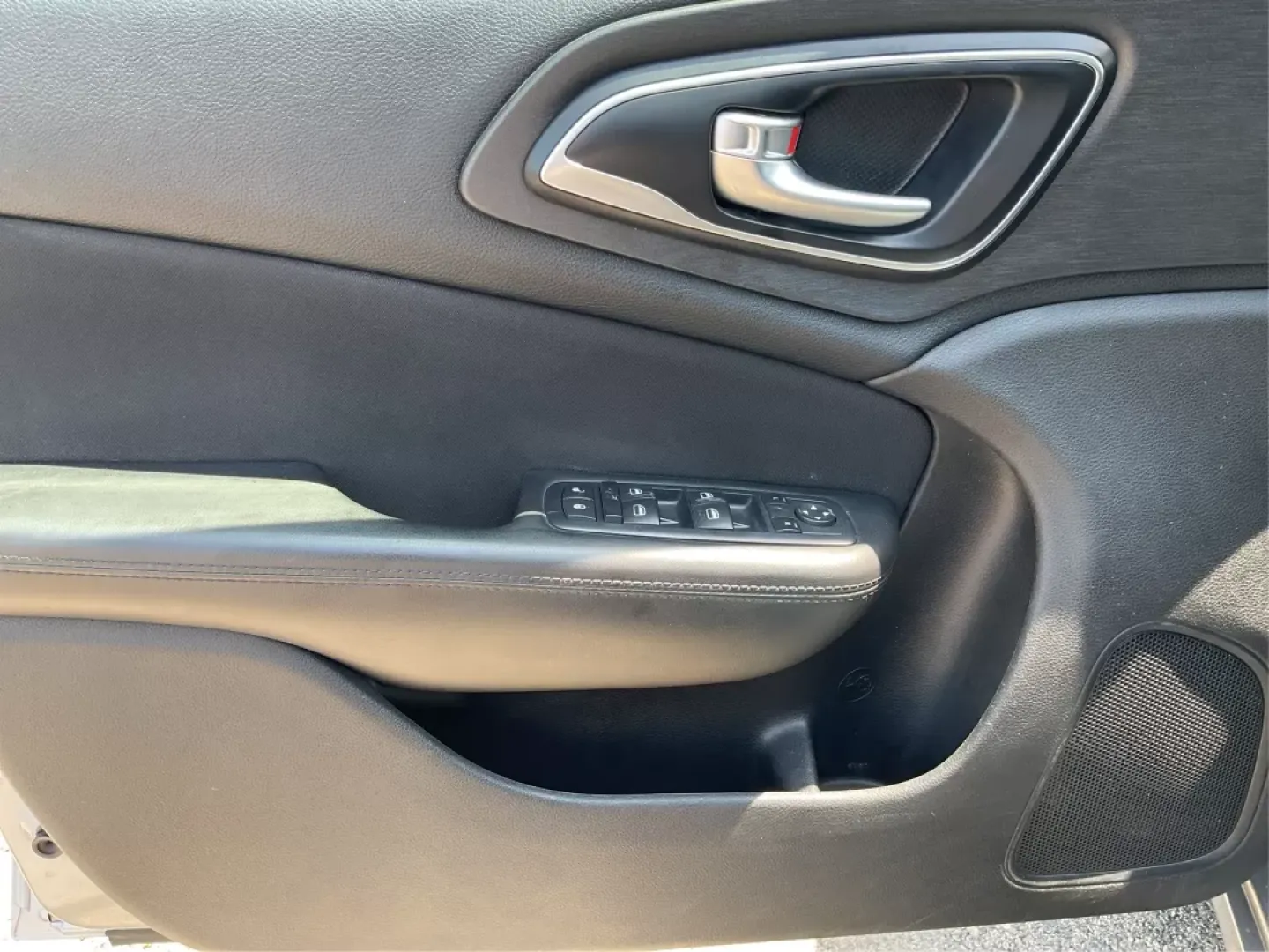 2016 Chrysler 200 Limited (1C3CCCABXGN) with an 2.4L L4 DOHC 16V engine, 9-Speed Automatic transmission, located at 401 Woodman Dr, Riverside, OH, 45431, (937) 908-9800, 39.760899, -84.123421 - Are you in the market for a reliable sedan that effortlessly combines comfort, style, and functionality? Look no further than this 2016 Chrysler 200 Limited, available now at Advantage Car and Credit in Fairborn, OH. Perfect for budget-conscious buyers, this sedan is a fantastic choice for daily com - Photo#18