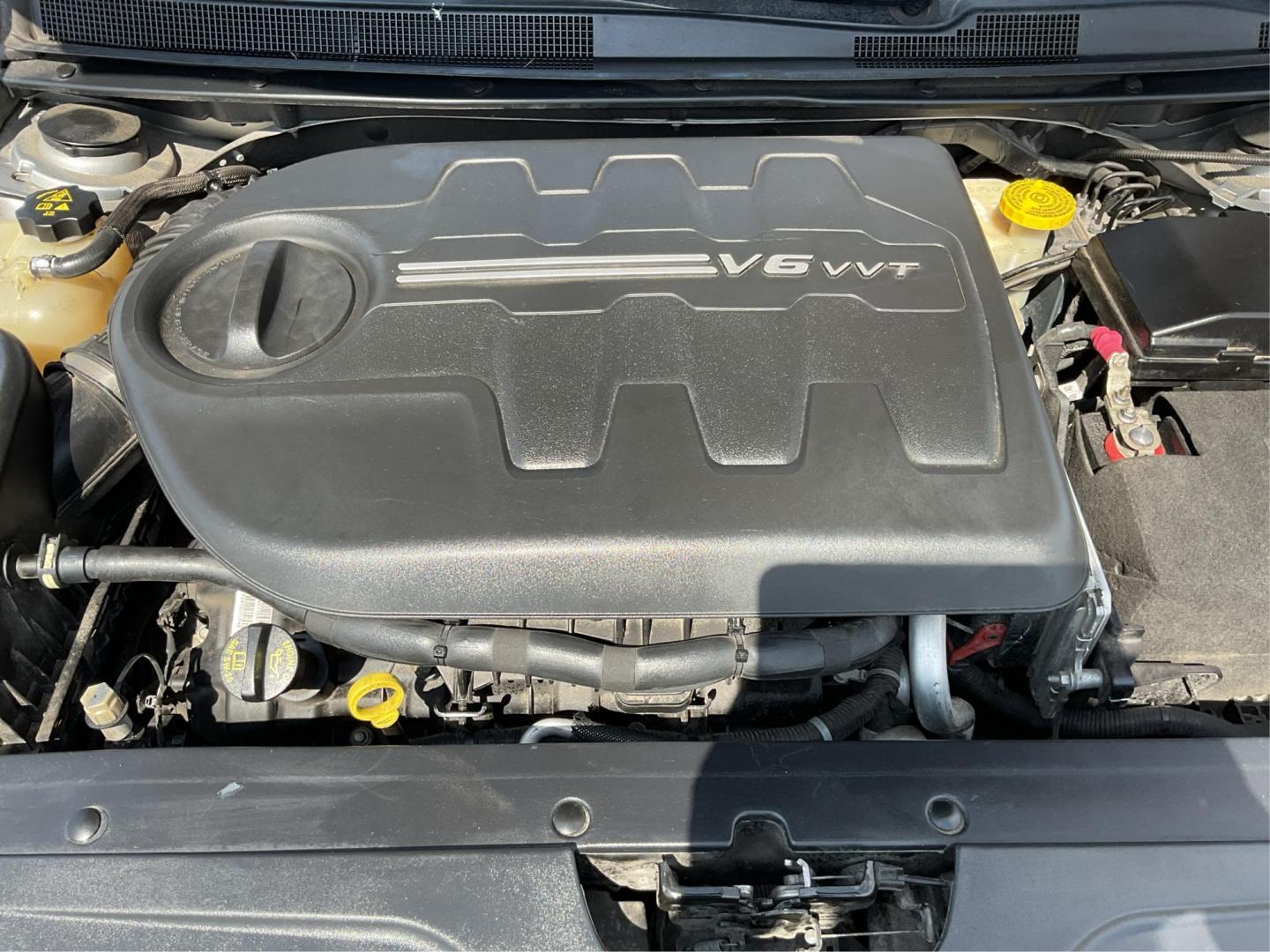2016 Chrysler 200 S (1C3CCCDG8GN) with an Pentastar 3.6L V-6 DOHC engine, located at 401 Woodman Dr, Riverside, OH, 45431, (937) 908-9800, 39.760899, -84.123421 - 2016 Chrysler 200 S - Photo#10