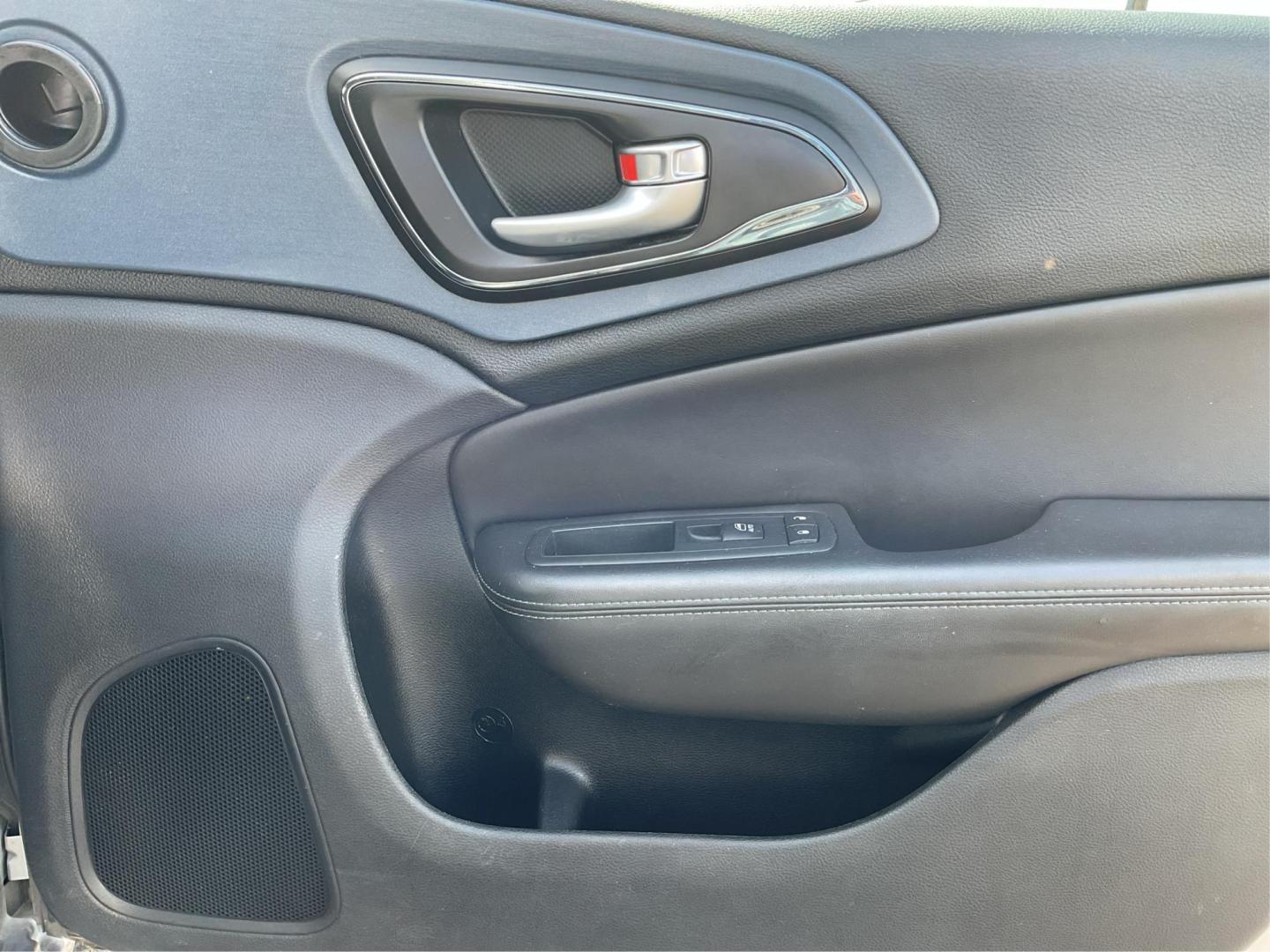 2016 Chrysler 200 S (1C3CCCDG8GN) with an Pentastar 3.6L V-6 DOHC engine, located at 401 Woodman Dr, Riverside, OH, 45431, (937) 908-9800, 39.760899, -84.123421 - 2016 Chrysler 200 S - Photo#18
