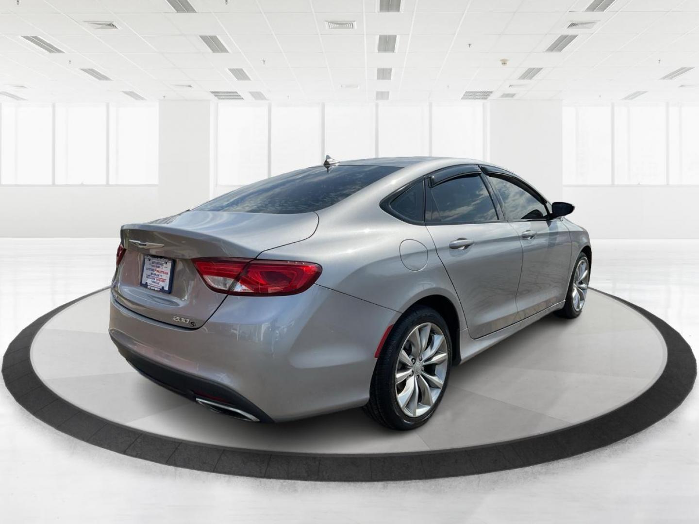 2016 Chrysler 200 S (1C3CCCDG8GN) with an Pentastar 3.6L V-6 DOHC engine, located at 401 Woodman Dr, Riverside, OH, 45431, (937) 908-9800, 39.760899, -84.123421 - 2016 Chrysler 200 S - Photo#2