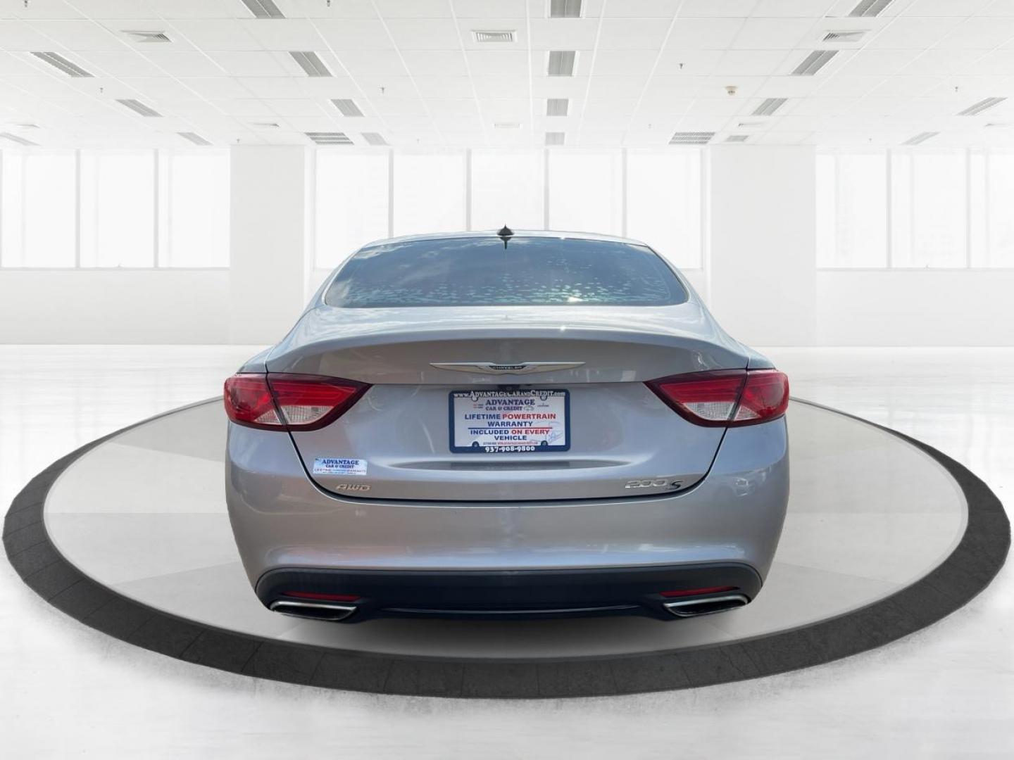 2016 Chrysler 200 S (1C3CCCDG8GN) with an Pentastar 3.6L V-6 DOHC engine, located at 401 Woodman Dr, Riverside, OH, 45431, (937) 908-9800, 39.760899, -84.123421 - 2016 Chrysler 200 S - Photo#3