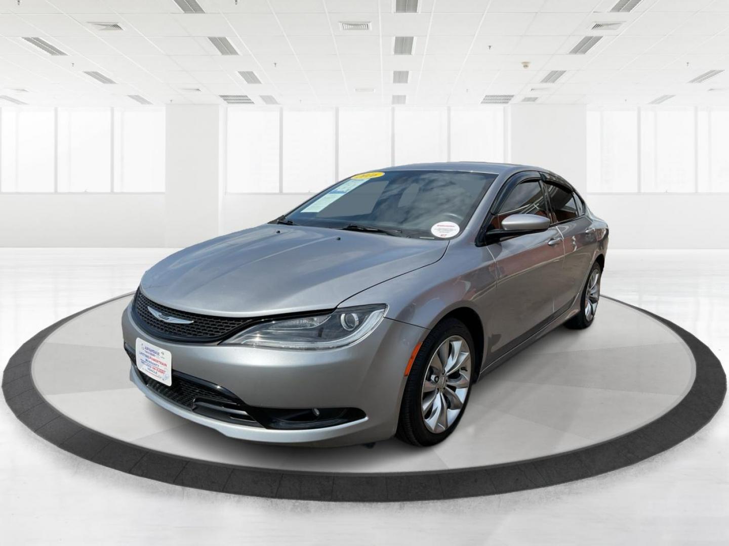 2016 Chrysler 200 S (1C3CCCDG8GN) with an Pentastar 3.6L V-6 DOHC engine, located at 401 Woodman Dr, Riverside, OH, 45431, (937) 908-9800, 39.760899, -84.123421 - 2016 Chrysler 200 S - Photo#7