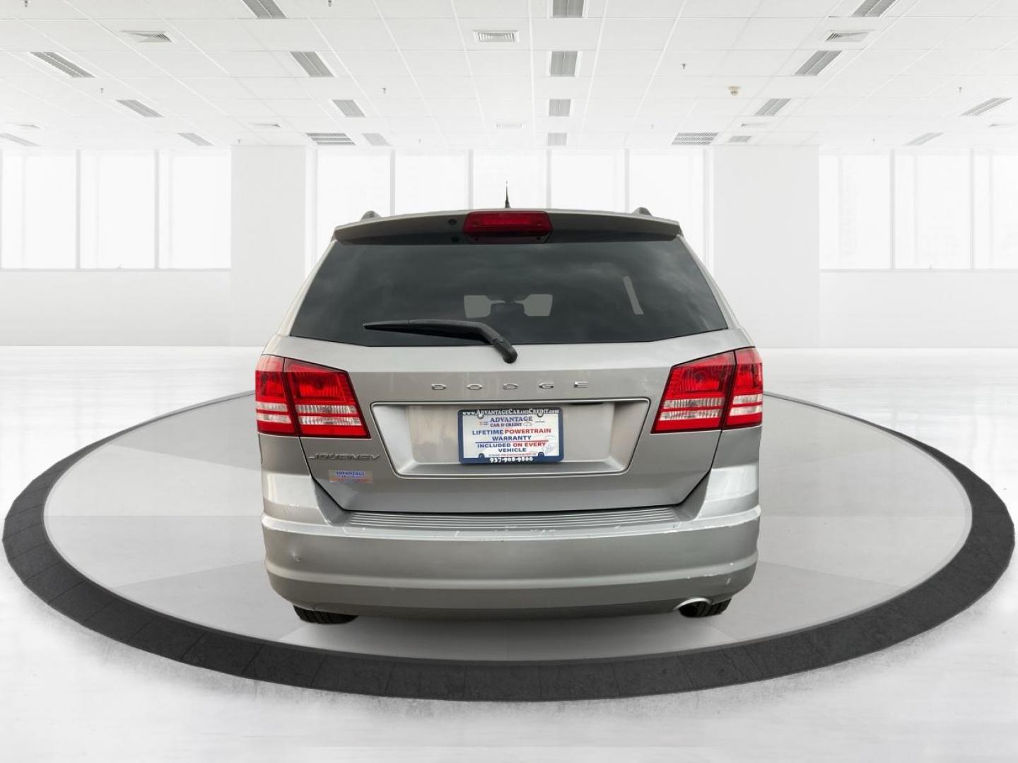 2016 Dodge Journey SE (3C4PDCAB7GT) with an Tigershark MultiAir 2.4L I-4 DOHC engine, located at 880 E. National Road, Vandalia, OH, 45377, (937) 908-9800, 39.891918, -84.183594 - 2016 Dodge Journey SE - Photo#4