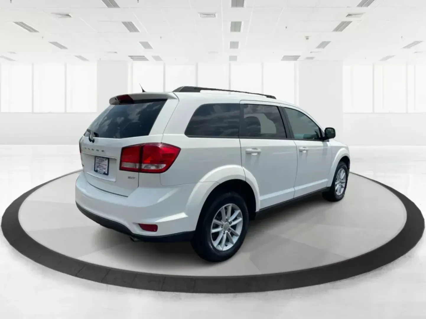 2016 Dodge Journey SXT (3C4PDDBG7GT) with an Pentastar 3.6L V-6 DOHC engine, located at 1230 East Main St, Xenia, OH, 45385, (937) 908-9800, 39.688026, -83.910172 - **Unleash Family Adventures with the 2016 Dodge Journey SXT! Ideal for Every Lifestyle.**<br /> <br /> Are you searching for a versatile SUV that caters to your family's adventures or daily commutes? Look no further than the 2016 Dodge Journey SXT available at **Advantage Car and Credit**, your trus - Photo#2