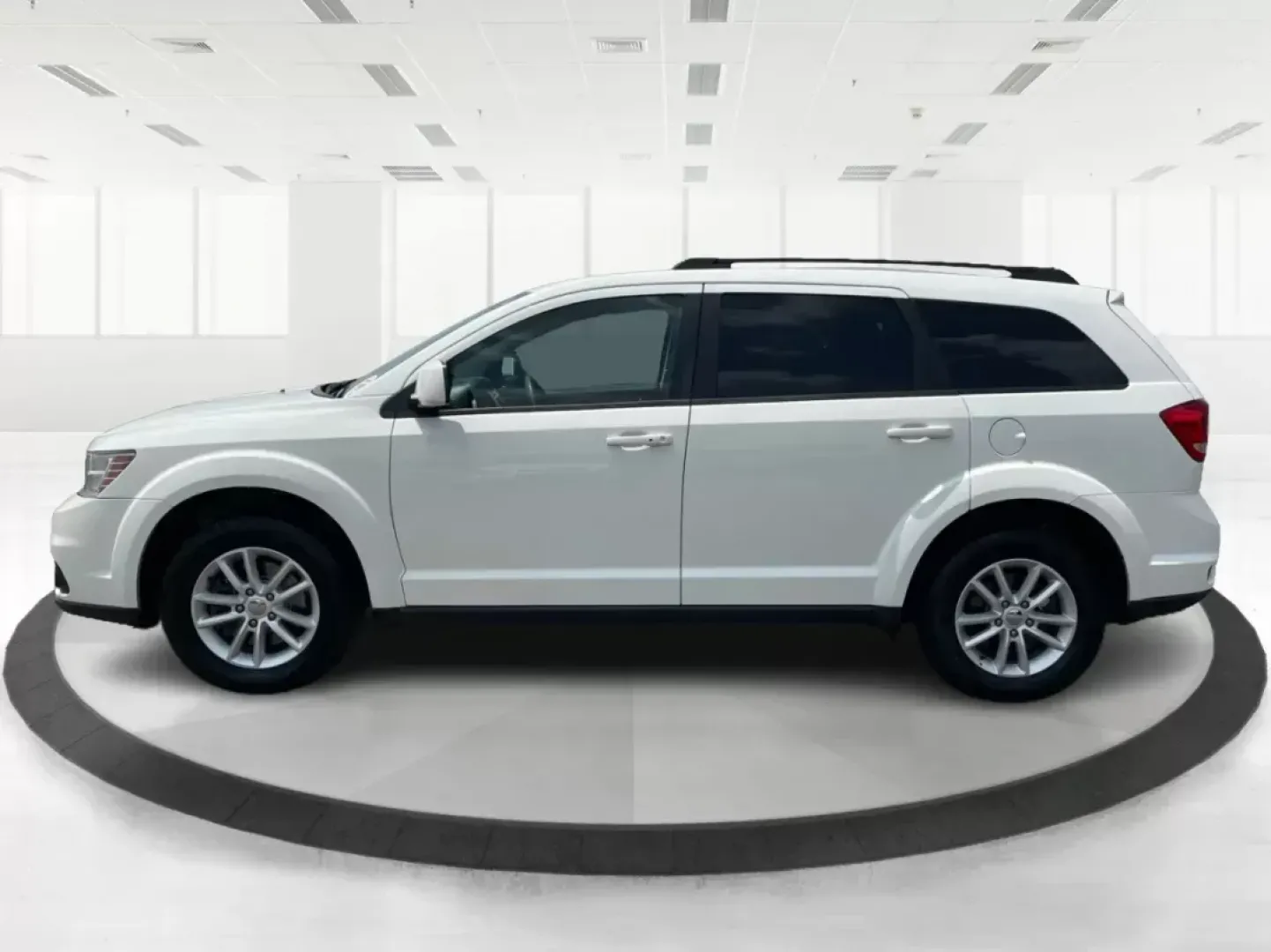2016 Dodge Journey SXT (3C4PDDBG7GT) with an Pentastar 3.6L V-6 DOHC engine, located at 1230 East Main St, Xenia, OH, 45385, (937) 908-9800, 39.688026, -83.910172 - **Unleash Family Adventures with the 2016 Dodge Journey SXT! Ideal for Every Lifestyle.**<br /> <br /> Are you searching for a versatile SUV that caters to your family's adventures or daily commutes? Look no further than the 2016 Dodge Journey SXT available at **Advantage Car and Credit**, your trus - Photo#5