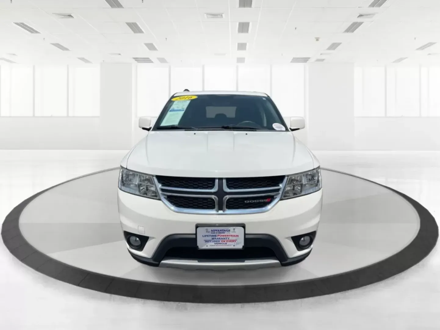 2016 Dodge Journey SXT (3C4PDDBG7GT) with an Pentastar 3.6L V-6 DOHC engine, located at 1230 East Main St, Xenia, OH, 45385, (937) 908-9800, 39.688026, -83.910172 - **Discover Your Next Adventure with the 2016 Dodge Journey SXT at Advantage Car and Credit!**<br /> <br /> Are you ready to elevate your family outings or weekend adventures? The 2016 Dodge Journey SXT is the ideal SUV for those seeking space, functionality, and comfort without breaking the bank. Wi - Photo#7