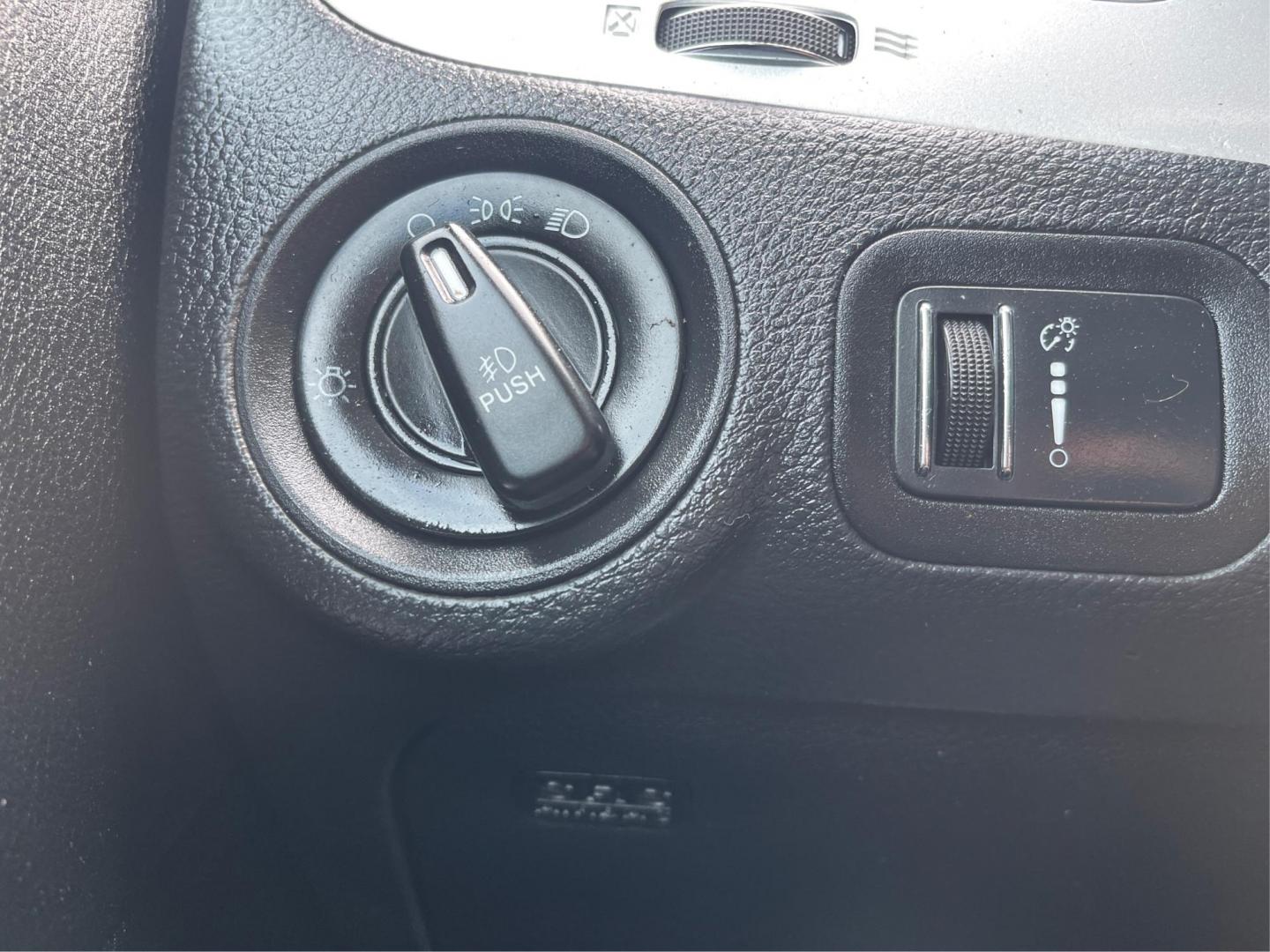 2016 Dodge Journey SXT (3C4PDCBG3GT) with an Other engine, located at 1230 East Main St, Xenia, OH, 45385, (937) 908-9800, 39.688026, -83.910172 - Third Row - Photo#16