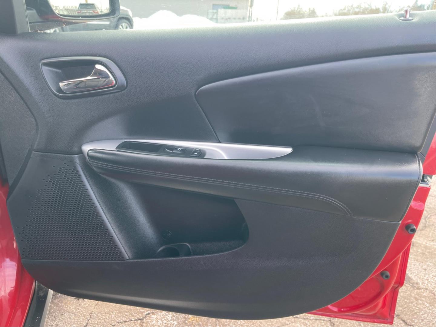 2016 Dodge Journey SXT (3C4PDCBG3GT) with an Other engine, located at 1230 East Main St, Xenia, OH, 45385, (937) 908-9800, 39.688026, -83.910172 - Third Row - Photo#19