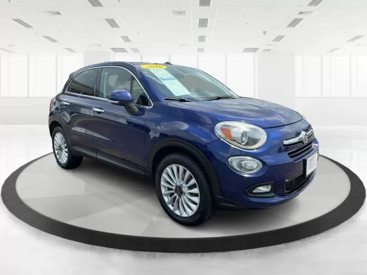2016 FIAT 500X Lounge (ZFBCFYDT9GP) with an MultiAir 2.4L I-4 variable valve control engine, located at 8750 N County Rd 25A, Piqua, OH, 45356, (937) 908-9800, 40.164391, -84.232513 - **Explore Adventure with a 2016 FIAT 500X Lounge Perfect for Daily Drives and Weekend Getaways!**<br /> <br /> Are you ready to elevate your driving experience? Whether you're commuting to work, dropping the kids off at school, or planning a weekend adventure, the 2016 FIAT 500X Lounge is your idea - Photo#0