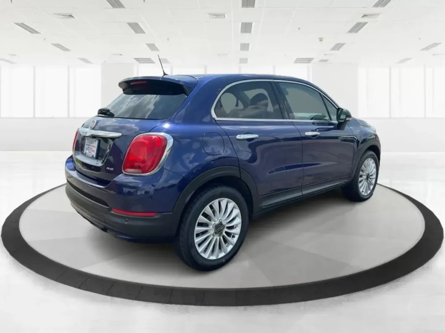 2016 FIAT 500X Lounge (ZFBCFYDT9GP) with an MultiAir 2.4L I-4 variable valve control engine, located at 8750 N County Rd 25A, Piqua, OH, 45356, (937) 908-9800, 40.164391, -84.232513 - **Explore Adventure with a 2016 FIAT 500X Lounge Perfect for Daily Drives and Weekend Getaways!**<br /> <br /> Are you ready to elevate your driving experience? Whether you're commuting to work, dropping the kids off at school, or planning a weekend adventure, the 2016 FIAT 500X Lounge is your idea - Photo#2
