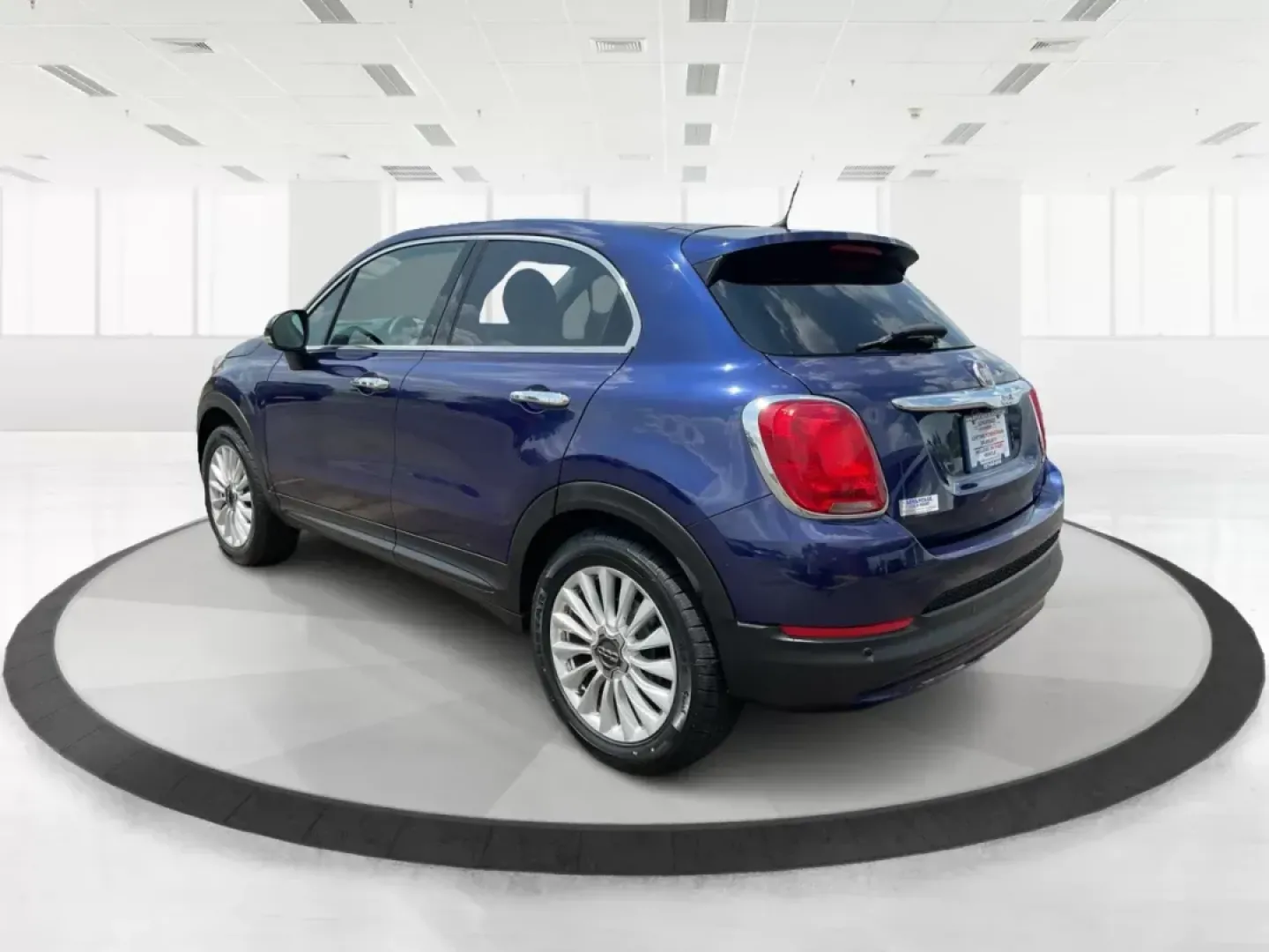 2016 FIAT 500X Lounge (ZFBCFYDT9GP) with an MultiAir 2.4L I-4 variable valve control engine, located at 8750 N County Rd 25A, Piqua, OH, 45356, (937) 908-9800, 40.164391, -84.232513 - **Explore Adventure with a 2016 FIAT 500X Lounge Perfect for Daily Drives and Weekend Getaways!**<br /> <br /> Are you ready to elevate your driving experience? Whether you're commuting to work, dropping the kids off at school, or planning a weekend adventure, the 2016 FIAT 500X Lounge is your idea - Photo#4