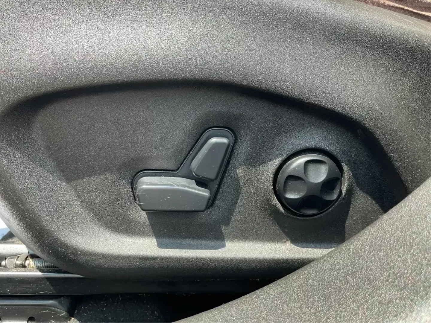 2016 FIAT 500X Lounge (ZFBCFYDT9GP) with an MultiAir 2.4L I-4 variable valve control engine, located at 8750 N County Rd 25A, Piqua, OH, 45356, (937) 908-9800, 40.164391, -84.232513 - **Explore Adventure with a 2016 FIAT 500X Lounge Perfect for Daily Drives and Weekend Getaways!**<br /> <br /> Are you ready to elevate your driving experience? Whether you're commuting to work, dropping the kids off at school, or planning a weekend adventure, the 2016 FIAT 500X Lounge is your idea - Photo#17