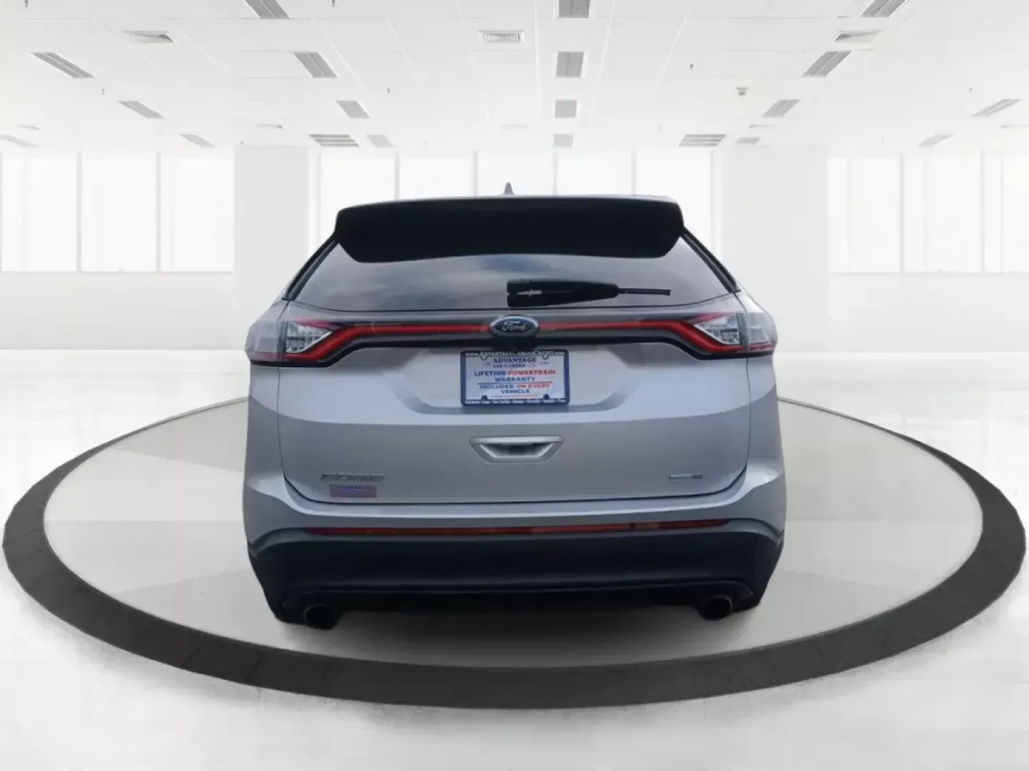 2016 Ford Edge SE AWD (2FMPK4G95GB) with an 2.0L L4 DOHC 16V engine, 6-Speed Automatic transmission, located at 880 E. National Road, Vandalia, OH, 45377, (937) 908-9800, 39.891918, -84.183594 - 2016 Ford Edge SE AWD - Photo#4