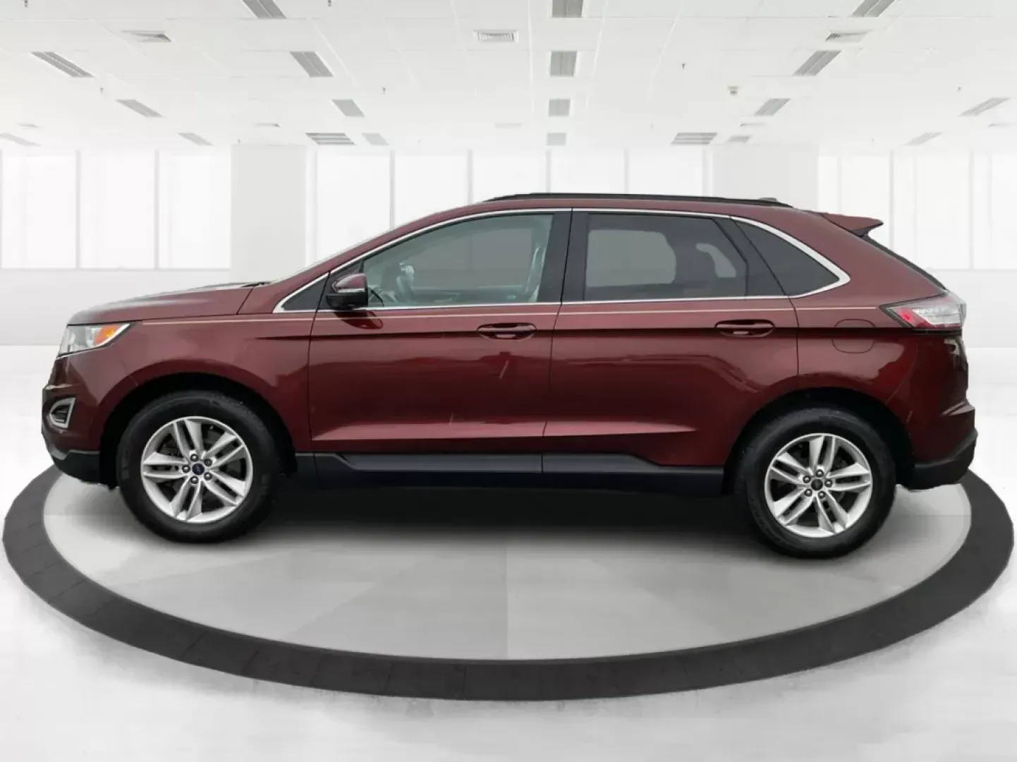 2016 Ford Edge SEL (2FMPK4J92GB) with an Other engine, located at 1184 Kauffman Ave, Fairborn, OH, 45324, (937) 908-9800, 39.807072, -84.030914 - **Explore Adventure with the 2016 Ford Edge SEL - Your Next Family-Friendly SUV Awaits!**<br /> <br /> Ready to elevate your driving experience? Whether you're commuting to work, planning a weekend getaway, or shuttling the family around Fairborn, OH, the 2016 Ford Edge SEL is the perfect SUV for yo - Photo#5