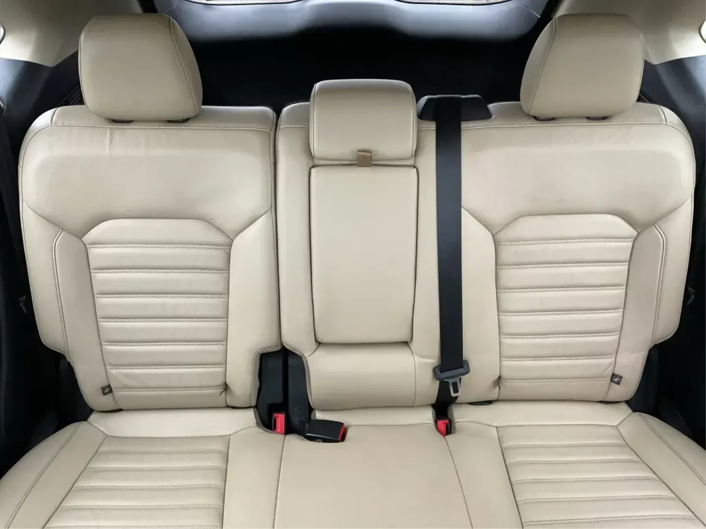 2016 Ford Edge SEL (2FMPK4J92GB) with an Other engine, located at 1184 Kauffman Ave, Fairborn, OH, 45324, (937) 908-9800, 39.807072, -84.030914 - **Explore Adventure with the 2016 Ford Edge SEL - Your Next Family-Friendly SUV Awaits!**<br /> <br /> Ready to elevate your driving experience? Whether you're commuting to work, planning a weekend getaway, or shuttling the family around Fairborn, OH, the 2016 Ford Edge SEL is the perfect SUV for yo - Photo#13