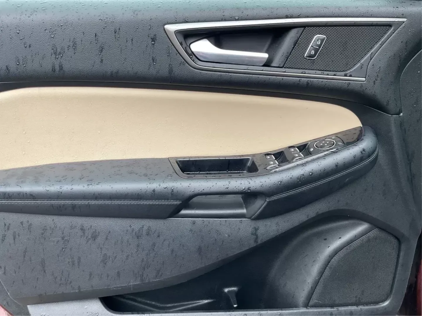 2016 Ford Edge SEL (2FMPK4J92GB) with an Other engine, located at 1184 Kauffman Ave, Fairborn, OH, 45324, (937) 908-9800, 39.807072, -84.030914 - **Explore Adventure with the 2016 Ford Edge SEL - Your Next Family-Friendly SUV Awaits!**<br /> <br /> Ready to elevate your driving experience? Whether you're commuting to work, planning a weekend getaway, or shuttling the family around Fairborn, OH, the 2016 Ford Edge SEL is the perfect SUV for yo - Photo#18