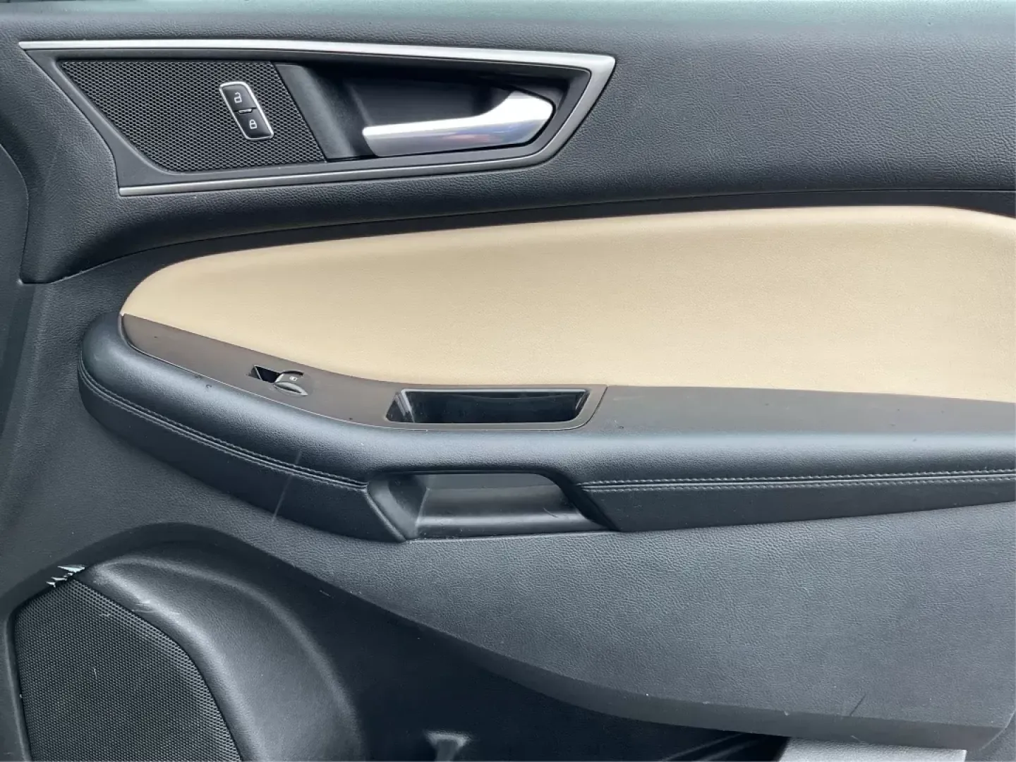 2016 Ford Edge SEL (2FMPK4J92GB) with an Other engine, located at 1184 Kauffman Ave, Fairborn, OH, 45324, (937) 908-9800, 39.807072, -84.030914 - **Explore Adventure with the 2016 Ford Edge SEL - Your Next Family-Friendly SUV Awaits!**<br /> <br /> Ready to elevate your driving experience? Whether you're commuting to work, planning a weekend getaway, or shuttling the family around Fairborn, OH, the 2016 Ford Edge SEL is the perfect SUV for yo - Photo#19