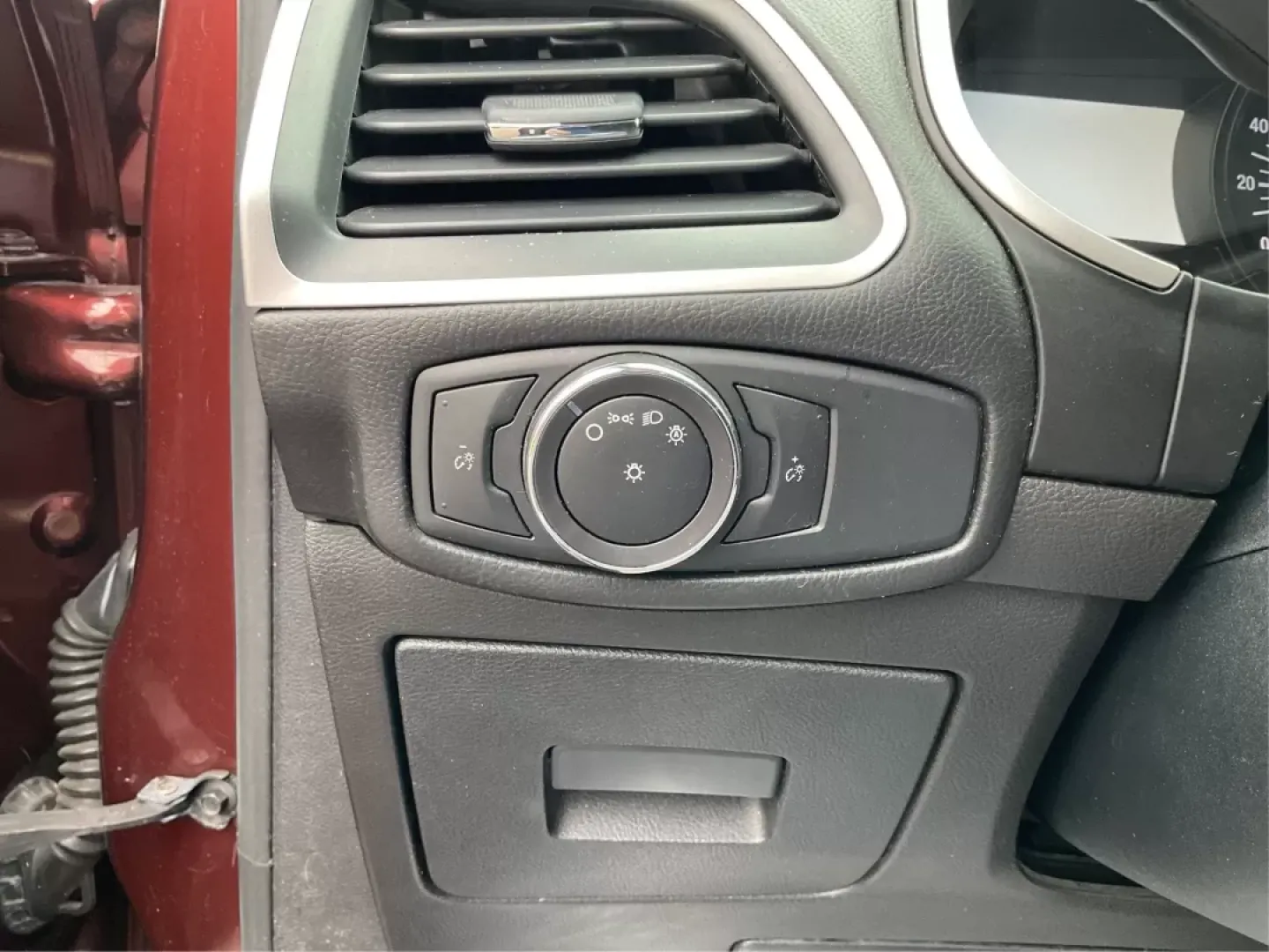 2016 Ford Edge SEL (2FMPK4J92GB) with an Other engine, located at 1184 Kauffman Ave, Fairborn, OH, 45324, (937) 908-9800, 39.807072, -84.030914 - Discover the perfect blend of comfort, style, and functionality with the 2016 Ford Edge SEL, available now at Advantage Car and Credit in Fairborn, OH. Whether you're a growing family in need of extra space, a commuter seeking reliability, or a weekend adventurer ready to explore, this SUV is design - Photo#17