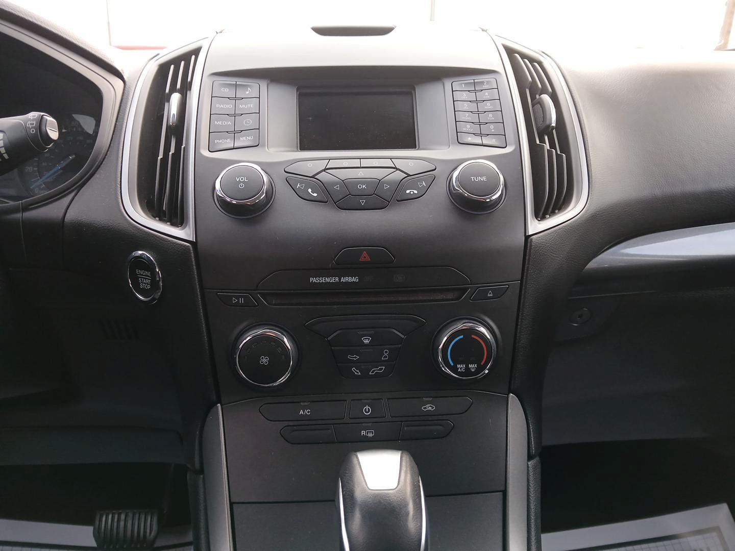 2016 Ford Edge SE AWD (2FMPK4G95GB) with an 2.0L L4 DOHC 16V engine, 6-Speed Automatic transmission, located at 880 E. National Road, Vandalia, OH, 45377, (937) 908-9800, 39.891918, -84.183594 - 2016 Ford Edge SE AWD - Photo#12