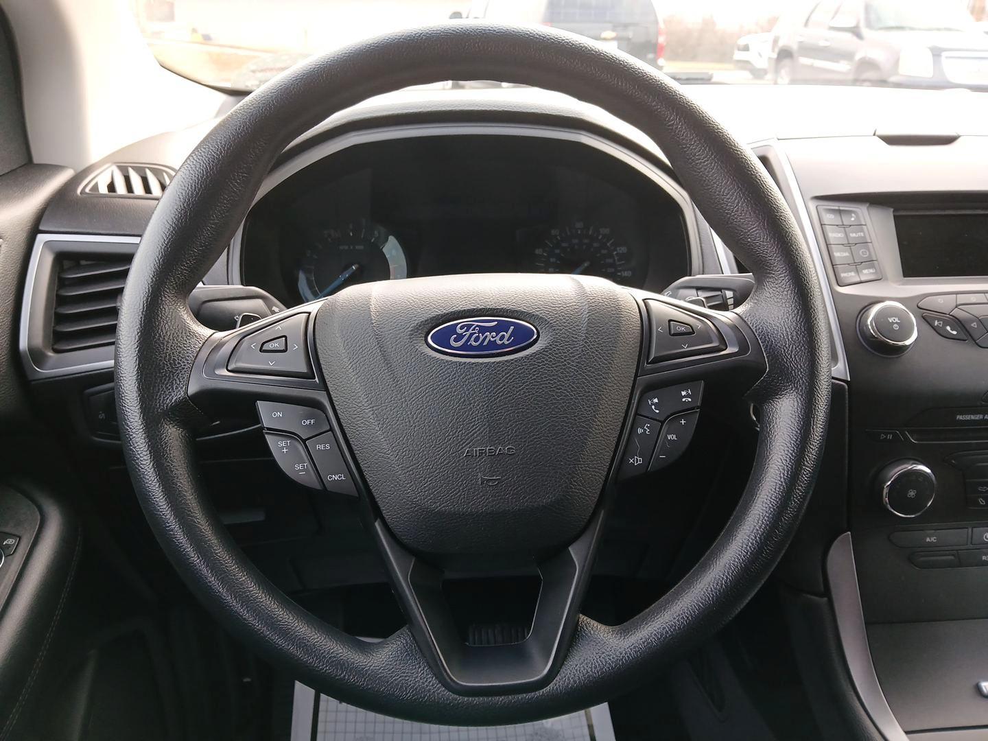 2016 Ford Edge SE AWD (2FMPK4G95GB) with an 2.0L L4 DOHC 16V engine, 6-Speed Automatic transmission, located at 880 E. National Road, Vandalia, OH, 45377, (937) 908-9800, 39.891918, -84.183594 - 2016 Ford Edge SE AWD - Photo#15