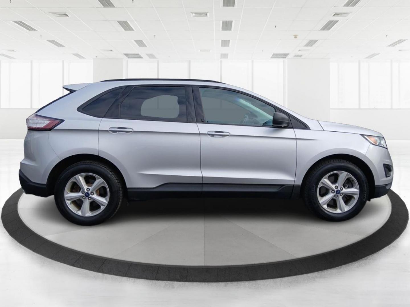 2016 Ford Edge SE AWD (2FMPK4G95GB) with an 2.0L L4 DOHC 16V engine, 6-Speed Automatic transmission, located at 880 E. National Road, Vandalia, OH, 45377, (937) 908-9800, 39.891918, -84.183594 - 2016 Ford Edge SE AWD - Photo#1