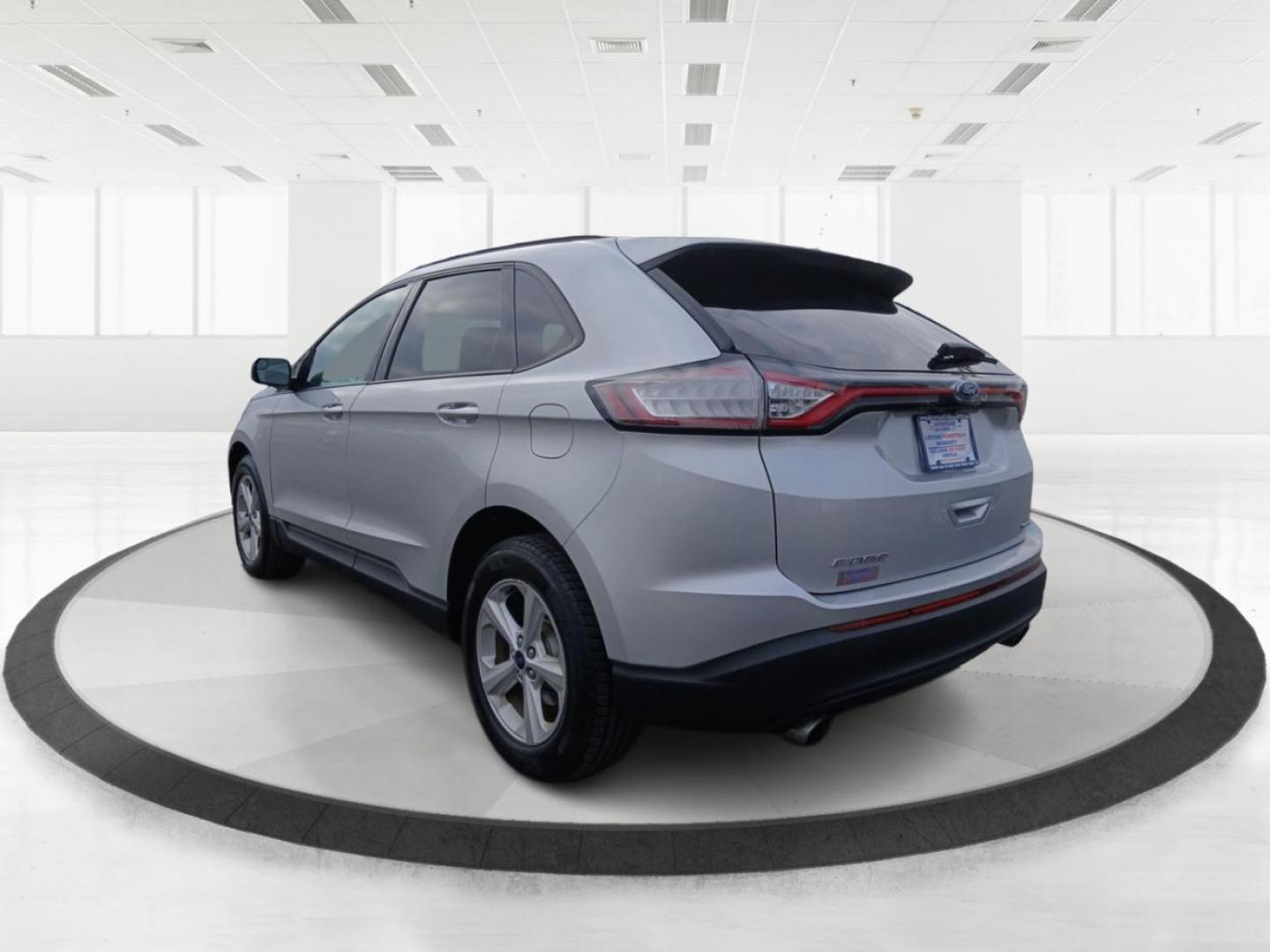2016 Ford Edge SE AWD (2FMPK4G95GB) with an 2.0L L4 DOHC 16V engine, 6-Speed Automatic transmission, located at 880 E. National Road, Vandalia, OH, 45377, (937) 908-9800, 39.891918, -84.183594 - 2016 Ford Edge SE AWD - Photo#4