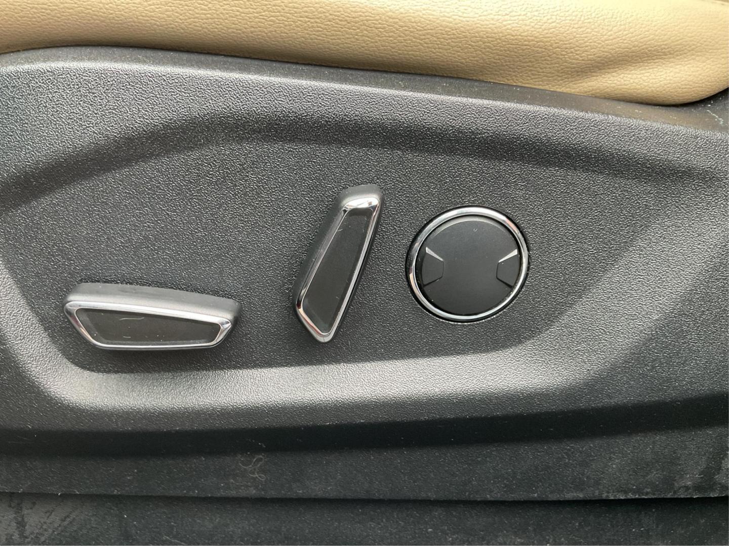 2016 Ford Edge SEL (2FMPK4J92GB) with an Other engine, located at 1099 N County Rd 25A, Troy, OH, 45373, (937) 908-9800, 40.057079, -84.212883 - 2016 Ford Edge SEL - Photo#17