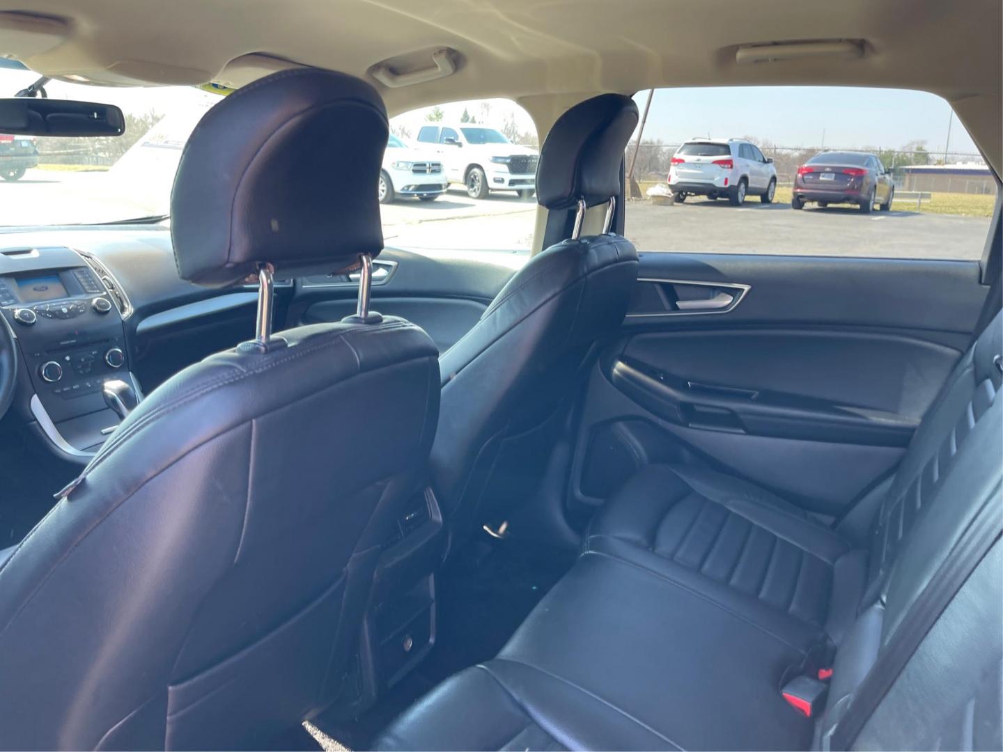 2016 Ford Edge SEL (2FMPK3J91GB) with an 3.5L V-6 DOHC engine, located at 1230 East Main St, Xenia, OH, 45385, (937) 908-9800, 39.688026, -83.910172 - 2016 Ford Edge SEL - Photo#9