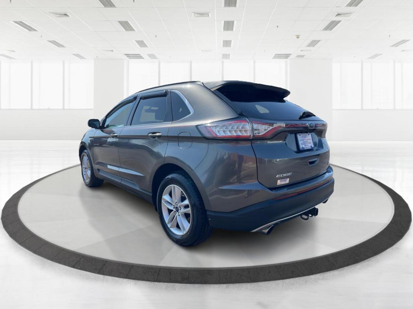 2016 Ford Edge SEL (2FMPK3J91GB) with an 3.5L V-6 DOHC engine, located at 1230 East Main St, Xenia, OH, 45385, (937) 908-9800, 39.688026, -83.910172 - 2016 Ford Edge SEL - Photo#4