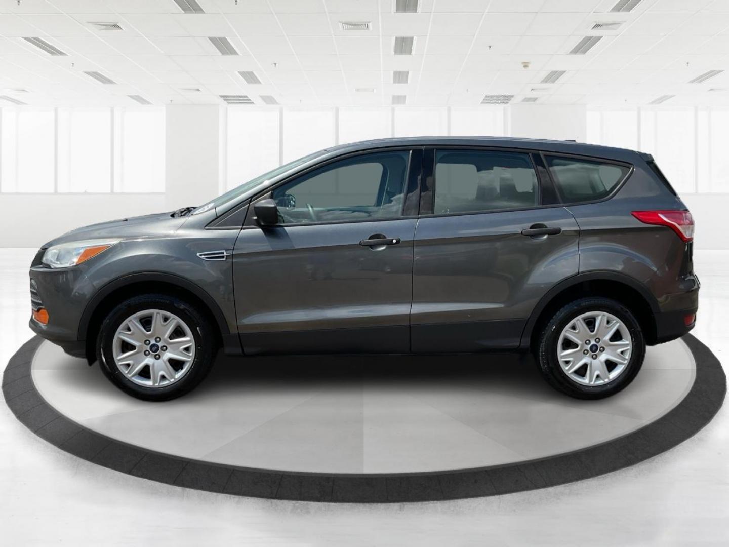 2016 Ford Escape S (1FMCU0F78GU) with an Duratec 2.5L I-4 DOHC engine, located at 880 E. National Road, Vandalia, OH, 45377, (937) 908-9800, 39.891918, -84.183594 - 2016 Ford Escape S - Photo#6