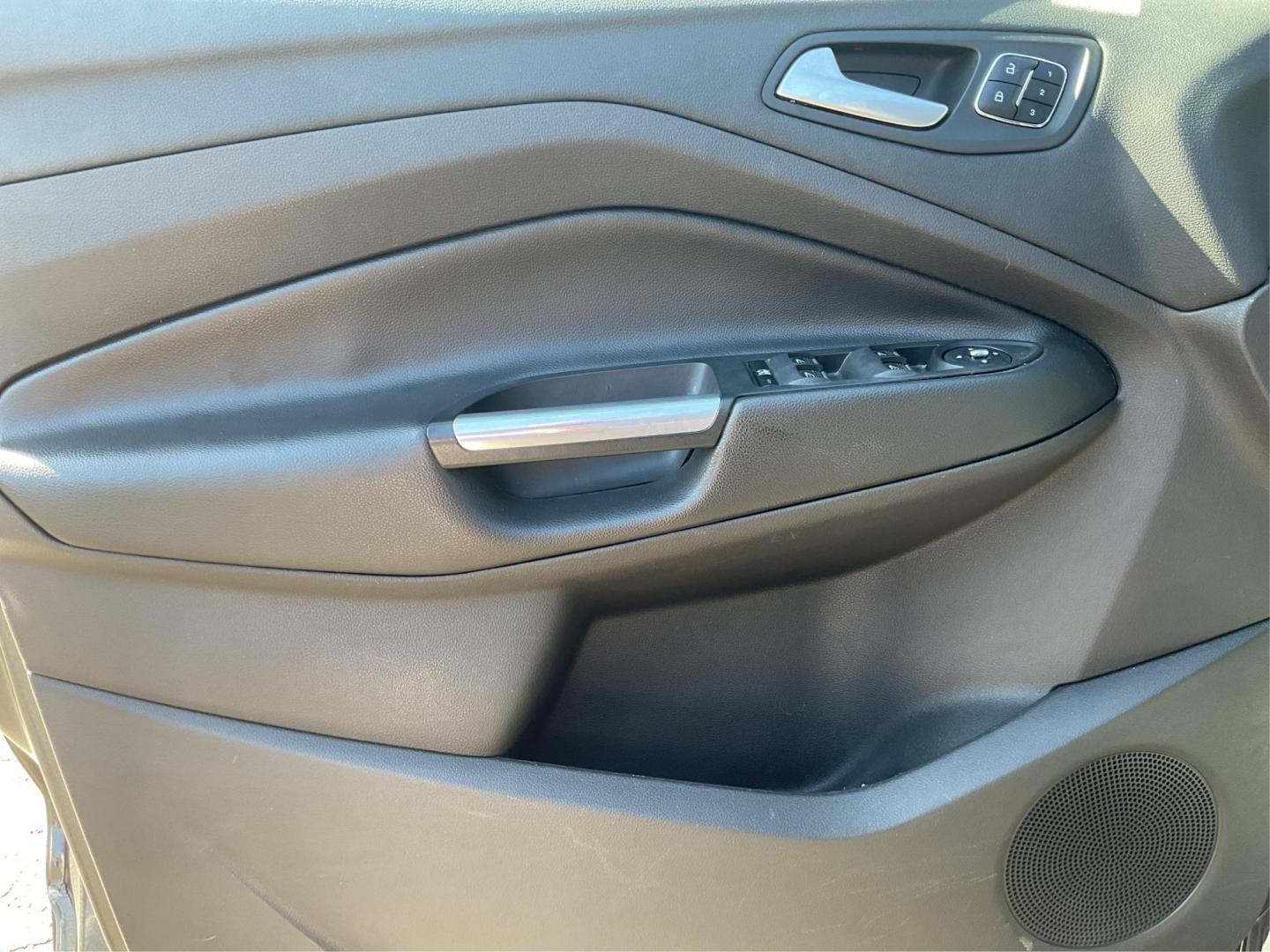 2016 Ford Escape Titanium (1FMCU9J92GU) with an EcoBoost 1.6L I-4 gasoline direct injection engine, located at 1184 Kauffman Ave, Fairborn, OH, 45324, (937) 908-9800, 39.807072, -84.030914 - 2016 Ford Escape Titanium - Photo#18