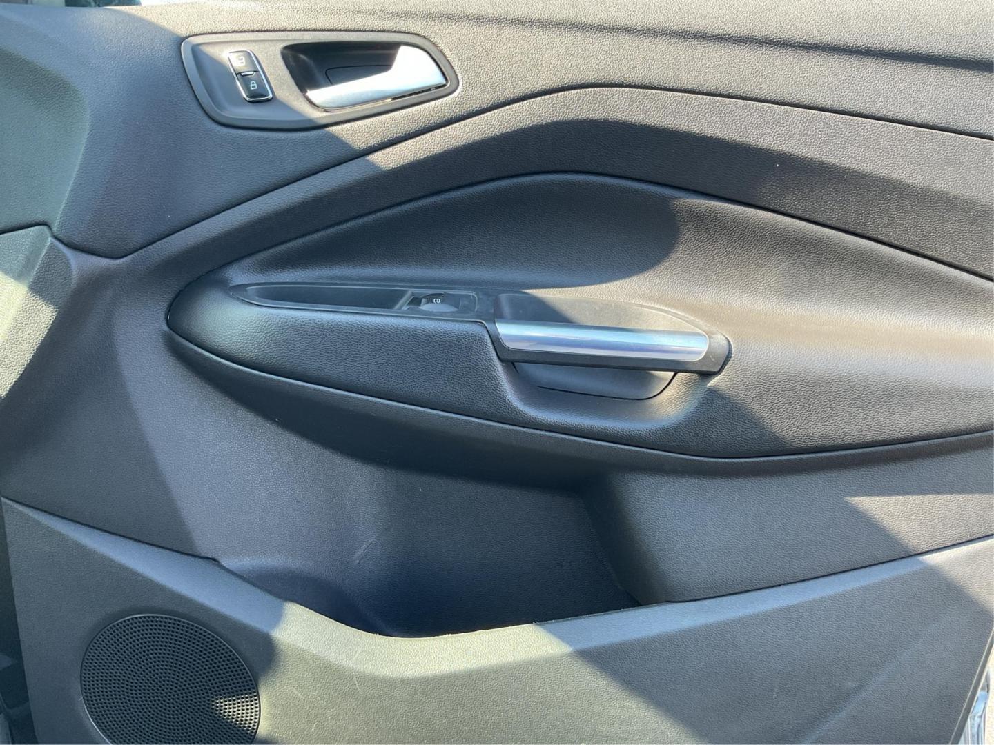 2016 Ford Escape Titanium (1FMCU9J92GU) with an EcoBoost 1.6L I-4 gasoline direct injection engine, located at 1184 Kauffman Ave, Fairborn, OH, 45324, (937) 908-9800, 39.807072, -84.030914 - 2016 Ford Escape Titanium - Photo#19
