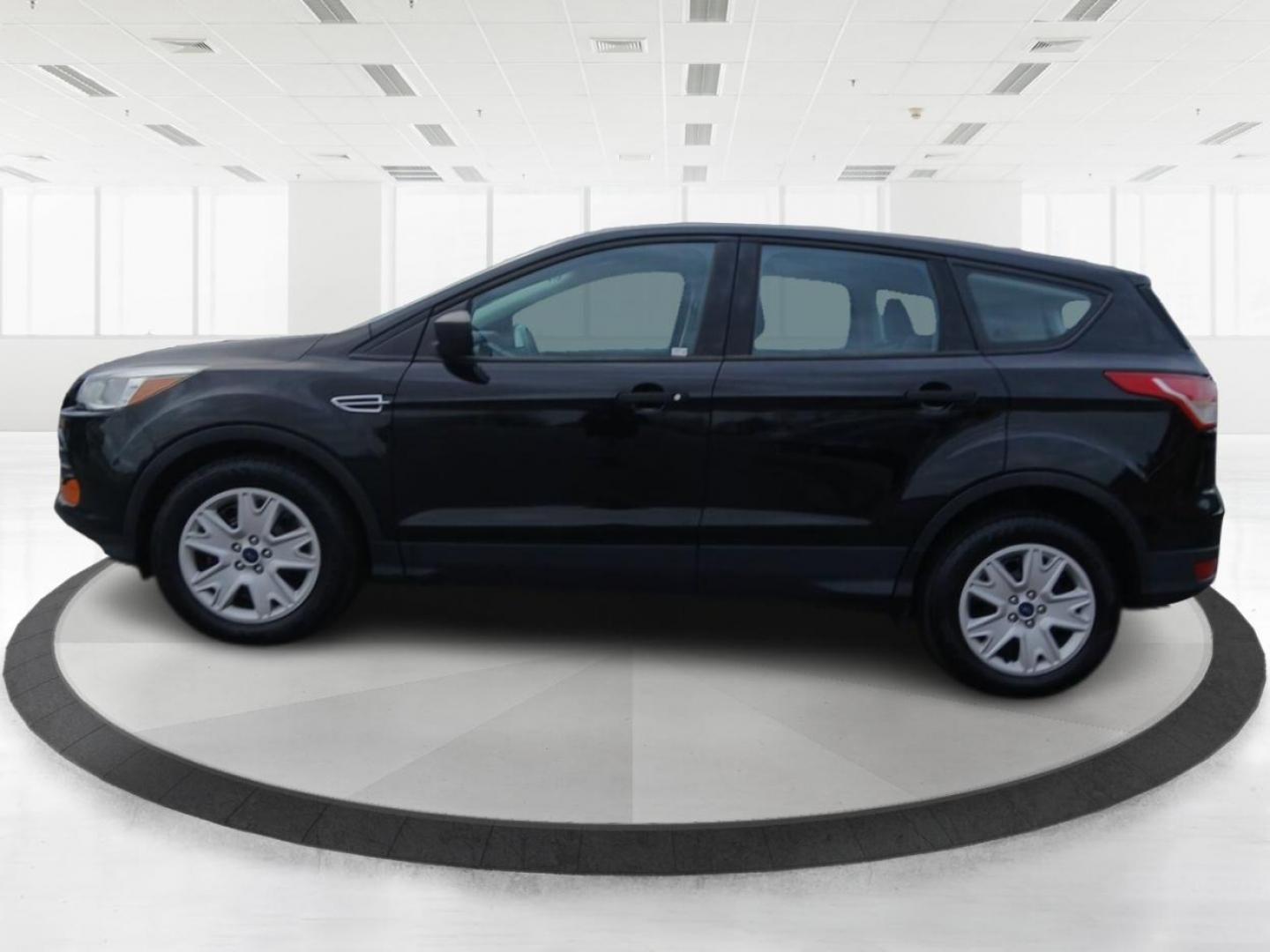 2016 Ford Escape S FWD (1FMCU0F7XGU) with an 2.5L L4 DOHC 16V engine, 6-Speed Automatic transmission, located at 401 Woodman Dr, Riverside, OH, 45431, (937) 908-9800, 39.760899, -84.123421 - 2016 Ford Escape S FWD - Photo#5