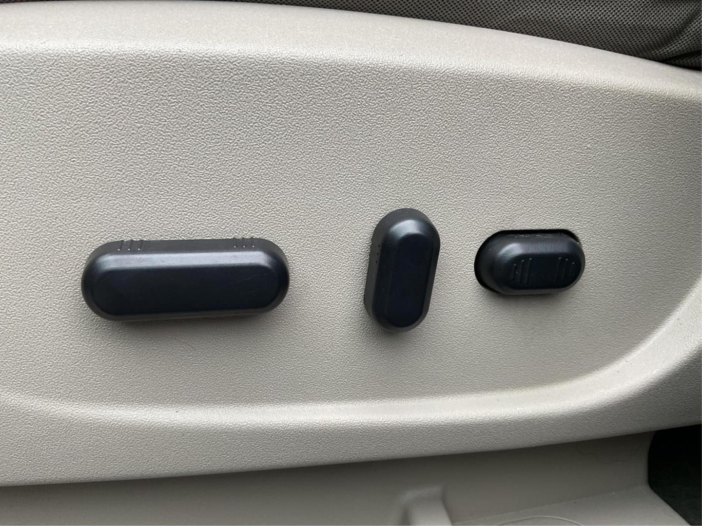 2016 Ford Escape SE 4WD (1FMCU9G98GU) with an Other engine, located at 8750 N County Rd 25A, Piqua, OH, 45356, (937) 908-9800, 40.164391, -84.232513 - 2016 Ford Escape SE 4WD - Photo#17