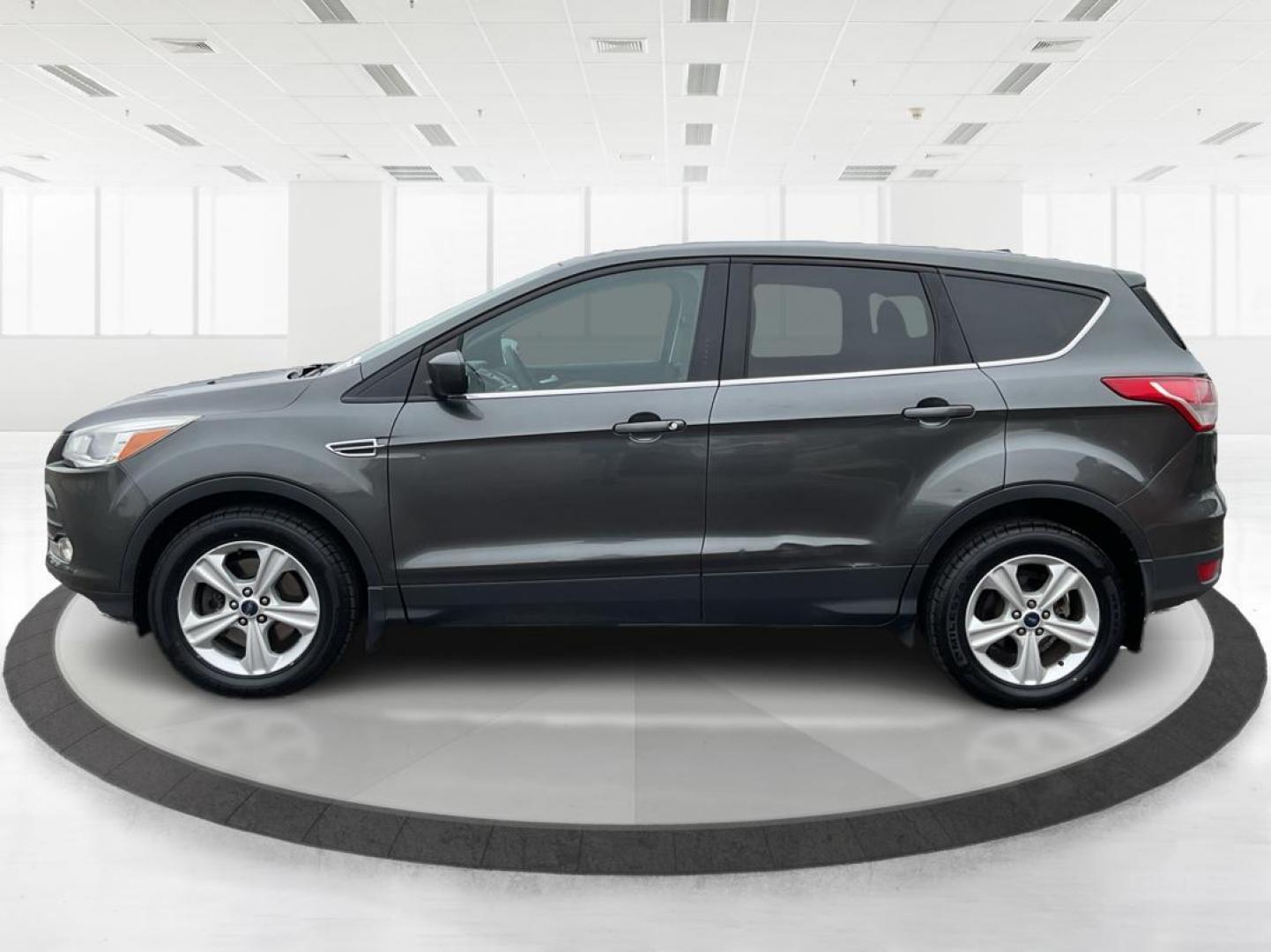 2016 Ford Escape SE 4WD (1FMCU9G98GU) with an Other engine, located at 8750 N County Rd 25A, Piqua, OH, 45356, (937) 908-9800, 40.164391, -84.232513 - 2016 Ford Escape SE 4WD - Photo#5