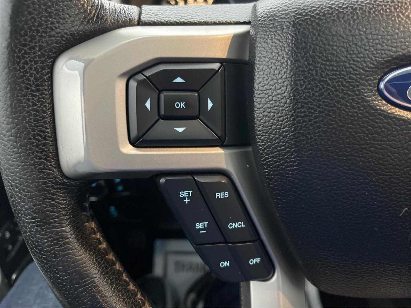 2016 Ford F-150 Lariat SuperCrew 5.5-ft. Bed 4WD (1FTFW1EG3GF) with an 3.5 V6 engine, 6-Speed Automatic transmission, located at 1184 Kauffman Ave, Fairborn, OH, 45324, (937) 908-9800, 39.807072, -84.030914 - 2016 Ford F-150 Lariat SuperCrew 5.5-ft. Bed 4WD - Photo#15