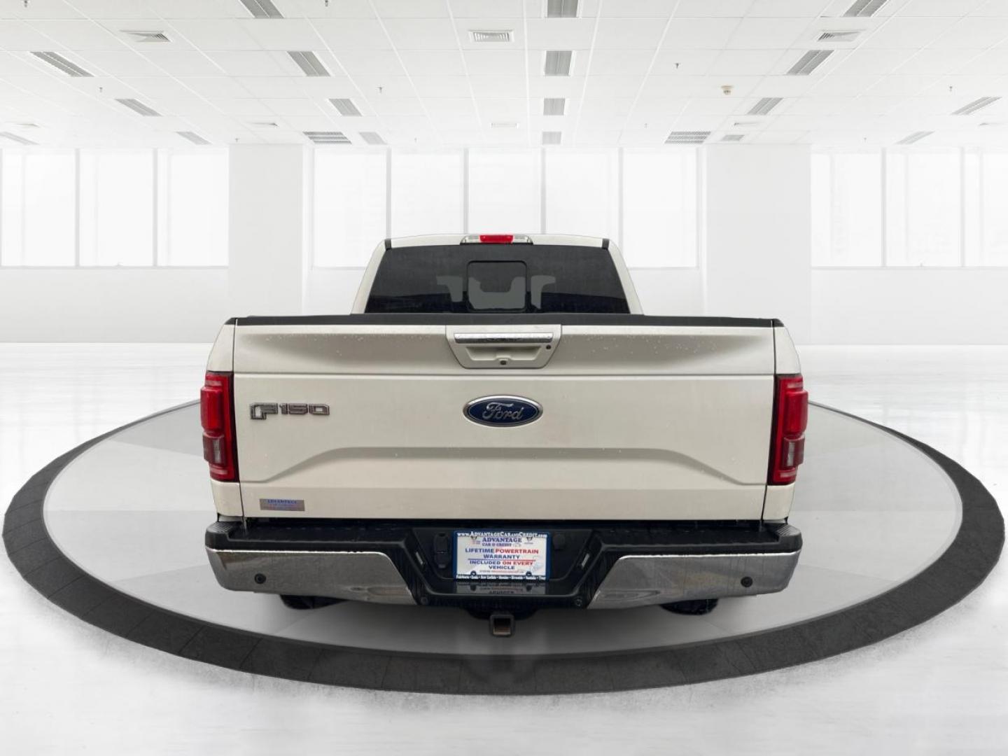 2016 Ford F-150 Lariat SuperCrew 5.5-ft. Bed 4WD (1FTFW1EG3GF) with an 3.5 V6 engine, 6-Speed Automatic transmission, located at 1184 Kauffman Ave, Fairborn, OH, 45324, (937) 908-9800, 39.807072, -84.030914 - 2016 Ford F-150 Lariat SuperCrew 5.5-ft. Bed 4WD - Photo#3