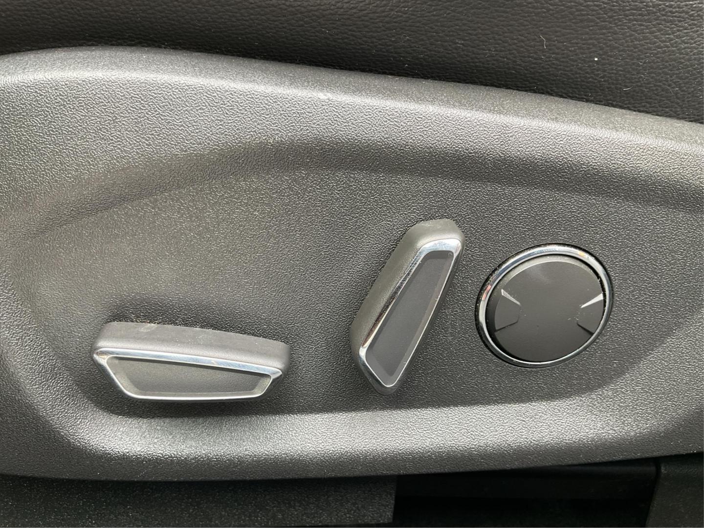 2016 Ford Fusion Titanium (3FA6P0K92GR) with an EcoBoost 2L I-4 gasoline direct injection engine, located at 4508 South Dixie Dr, Moraine, OH, 45439, (937) 908-9800, 39.689976, -84.218452 - 2016 Ford Fusion Titanium - Photo#17