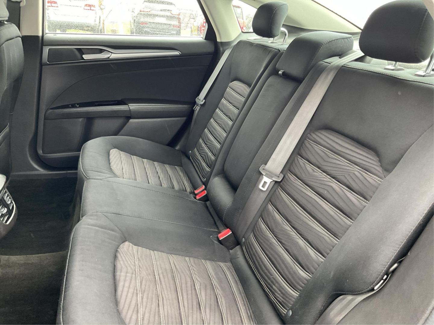 2016 Ford Fusion SE (3FA6P0H79GR) with an Other engine, located at 4508 South Dixie Dr, Moraine, OH, 45439, (937) 908-9800, 39.689976, -84.218452 - 2016 Ford Fusion SE - Photo#9