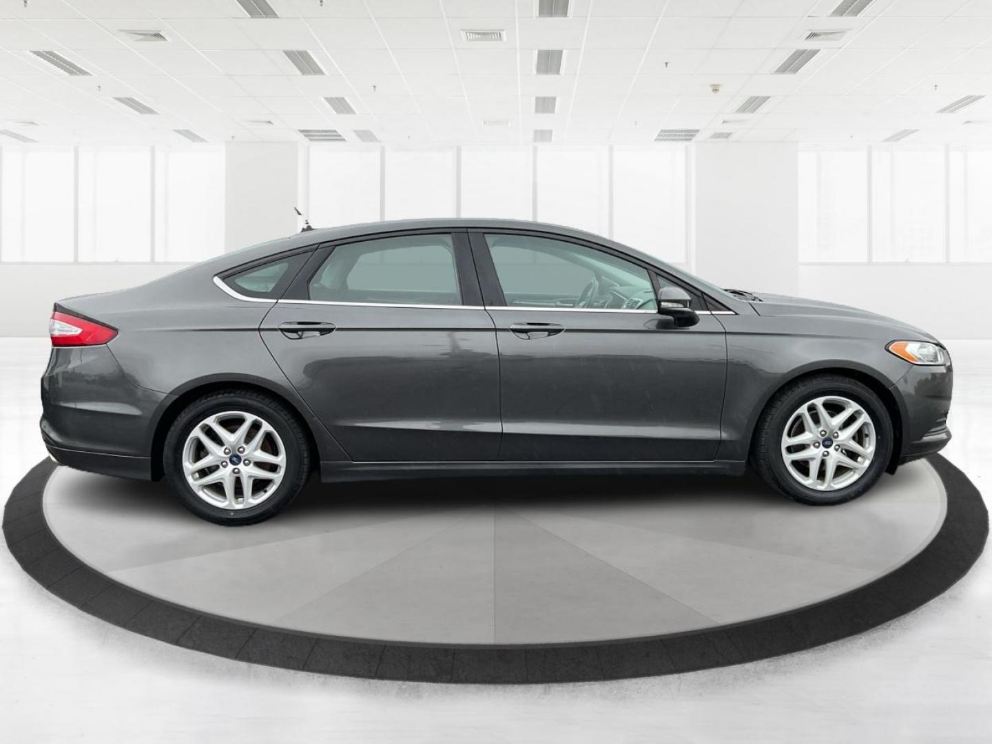 2016 Ford Fusion SE (3FA6P0H79GR) with an Other engine, located at 4508 South Dixie Dr, Moraine, OH, 45439, (937) 908-9800, 39.689976, -84.218452 - 2016 Ford Fusion SE - Photo#1
