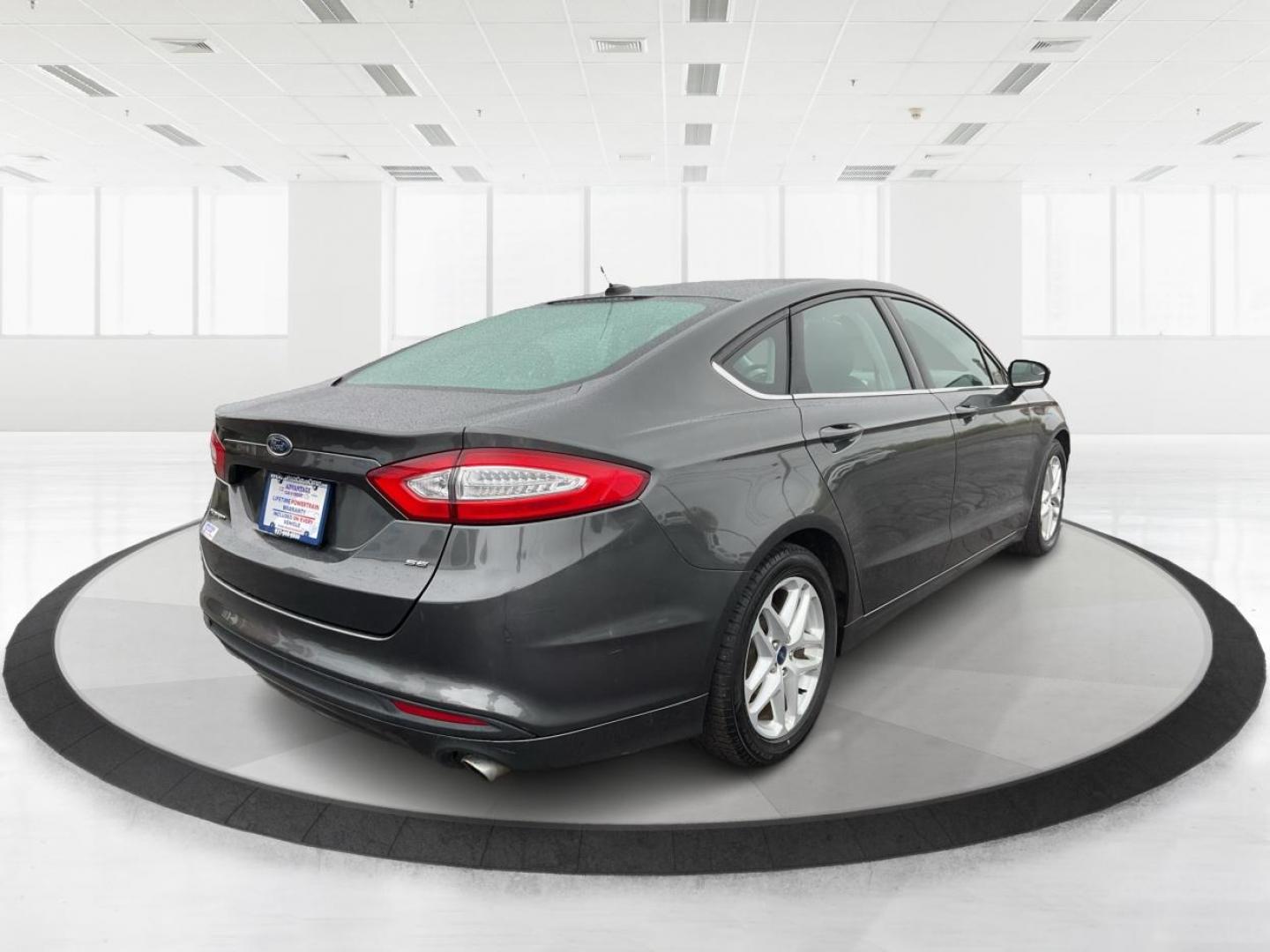 2016 Ford Fusion SE (3FA6P0H79GR) with an Other engine, located at 4508 South Dixie Dr, Moraine, OH, 45439, (937) 908-9800, 39.689976, -84.218452 - 2016 Ford Fusion SE - Photo#2