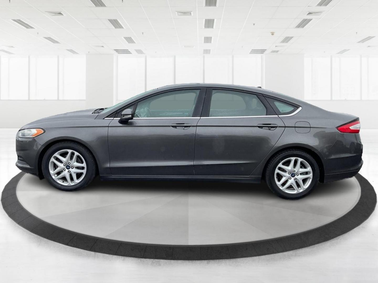 2016 Ford Fusion SE (3FA6P0H79GR) with an Other engine, located at 4508 South Dixie Dr, Moraine, OH, 45439, (937) 908-9800, 39.689976, -84.218452 - 2016 Ford Fusion SE - Photo#5