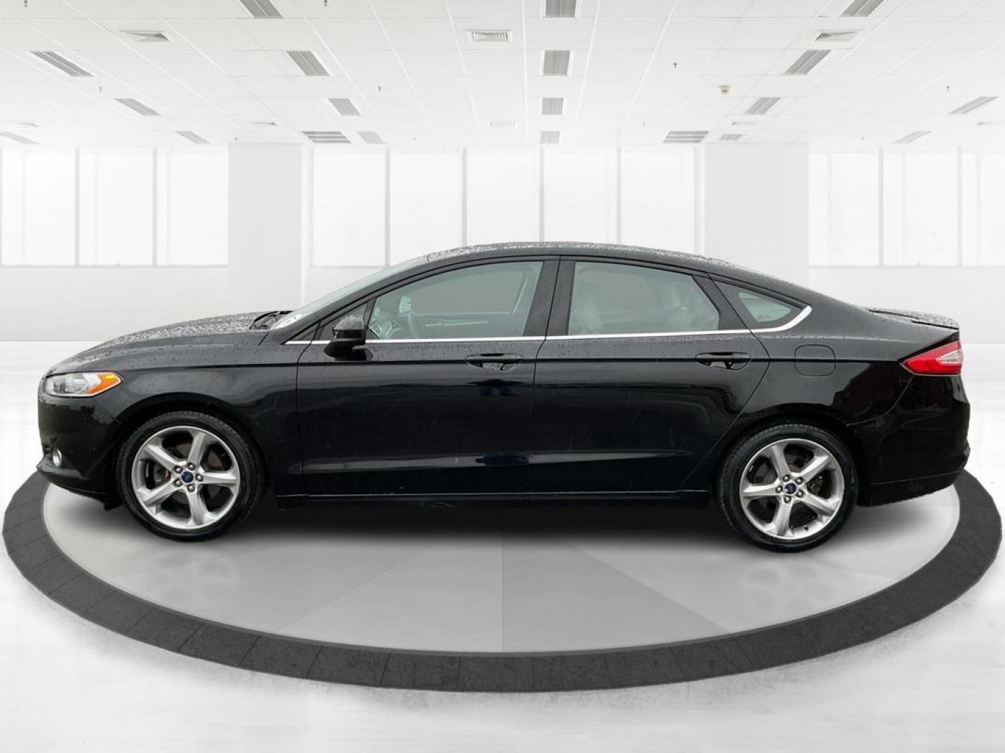 2016 Ford Fusion S (3FA6P0G75GR) with an Duratec 2.5L I-4 DOHC engine, located at 1099 N County Rd 25A, Troy, OH, 45373, (937) 908-9800, 40.057079, -84.212883 - 2016 Ford Fusion S - Photo#5