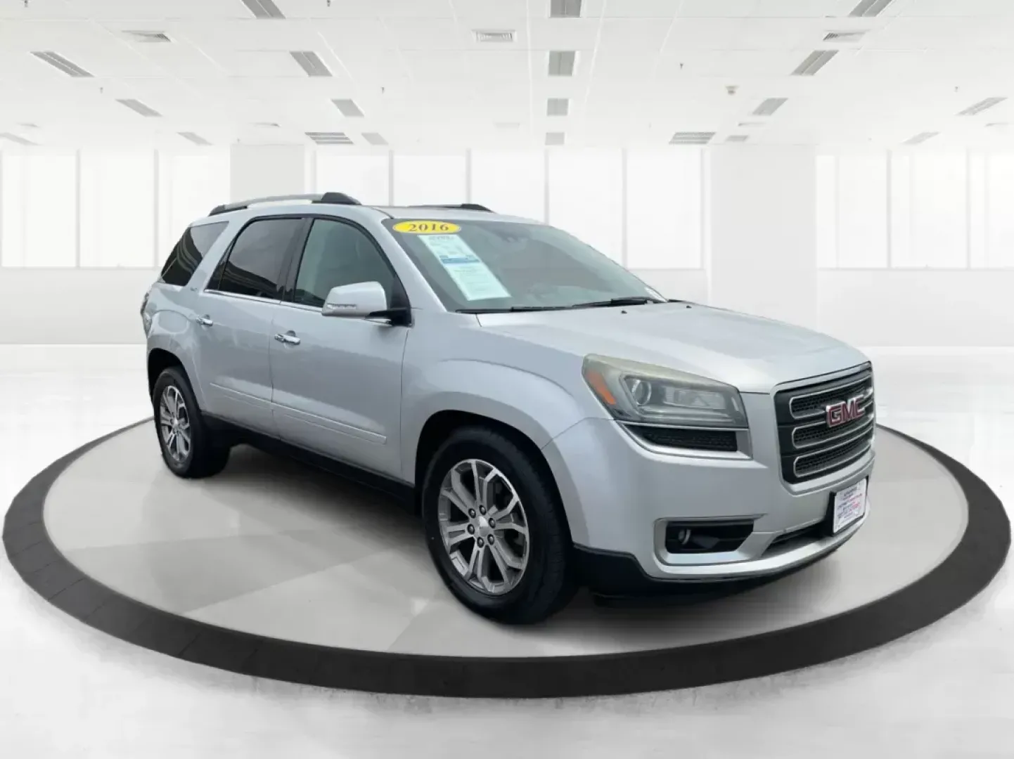 2016 GMC Acadia SLT-1 (1GKKVRKD0GJ) with an 3.6L V-6 gasoline direct injection engine, located at 880 E. National Road, Vandalia, OH, 45377, (937) 908-9800, 39.891918, -84.183594 - **Discover Your Next Adventure in This 2016 GMC Acadia SLT-1!**<br /> <br /> Are you ready to elevate your family road trips or weekend getaways? This impressive 2016 GMC Acadia SLT-1, available at Advantage Car and Credit in Fairborn, OH, is the perfect SUV for those who cherish both comfort and ve - Photo#0