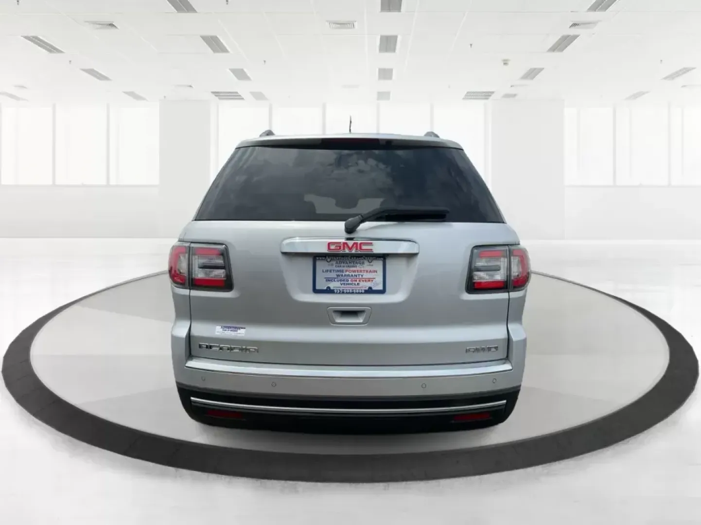 2016 GMC Acadia SLT-1 (1GKKVRKD0GJ) with an 3.6L V-6 gasoline direct injection engine, located at 880 E. National Road, Vandalia, OH, 45377, (937) 908-9800, 39.891918, -84.183594 - **Discover Your Next Adventure in This 2016 GMC Acadia SLT-1!**<br /> <br /> Are you ready to elevate your family road trips or weekend getaways? This impressive 2016 GMC Acadia SLT-1, available at Advantage Car and Credit in Fairborn, OH, is the perfect SUV for those who cherish both comfort and ve - Photo#3